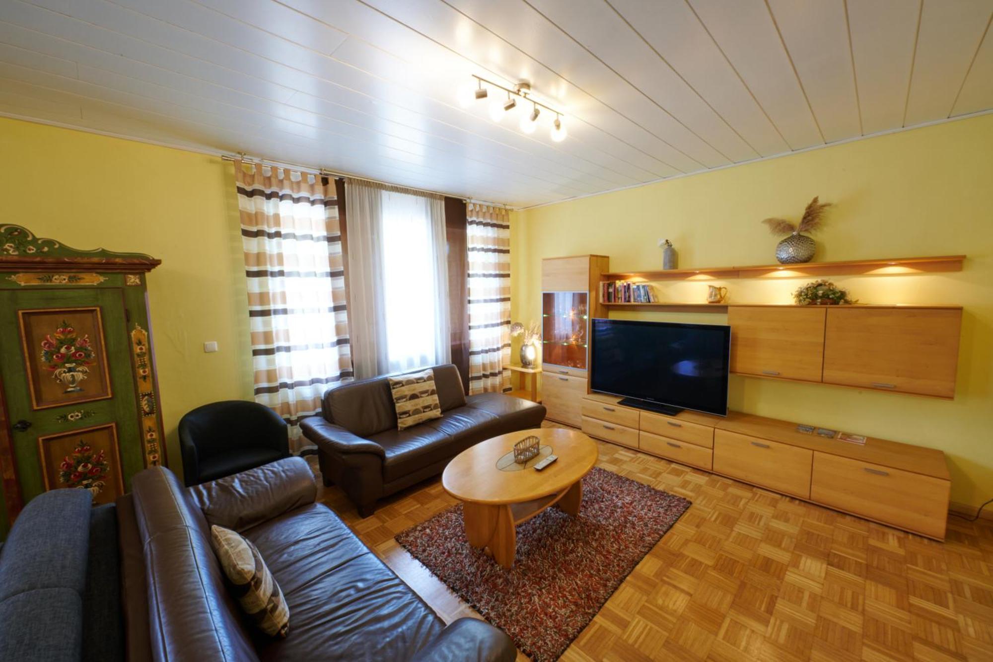 Deluxe One-Bedroom Apartment
