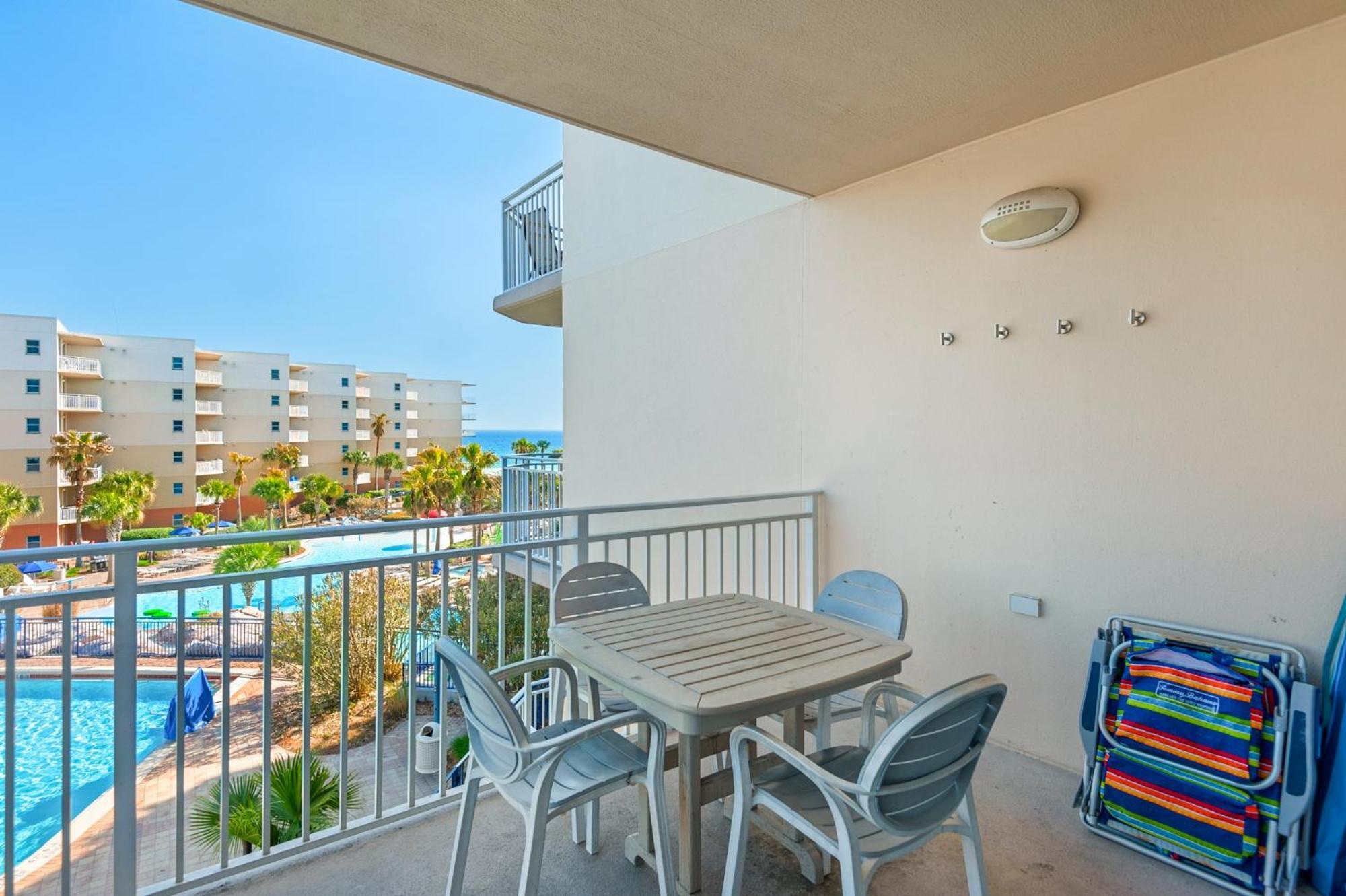 Apartment Pool View