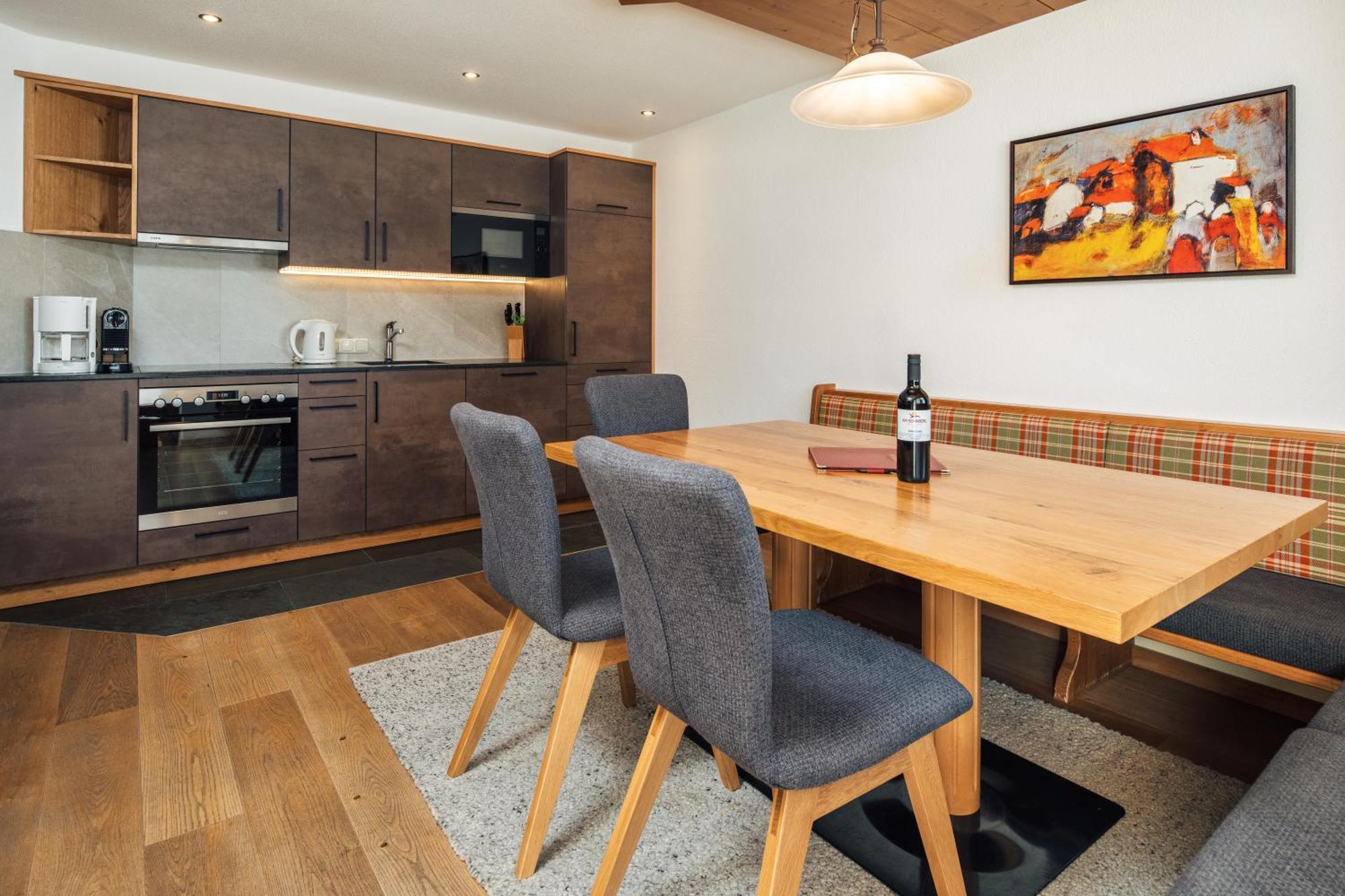 Three-Bedroom Apartment,1535132257:JPEG
