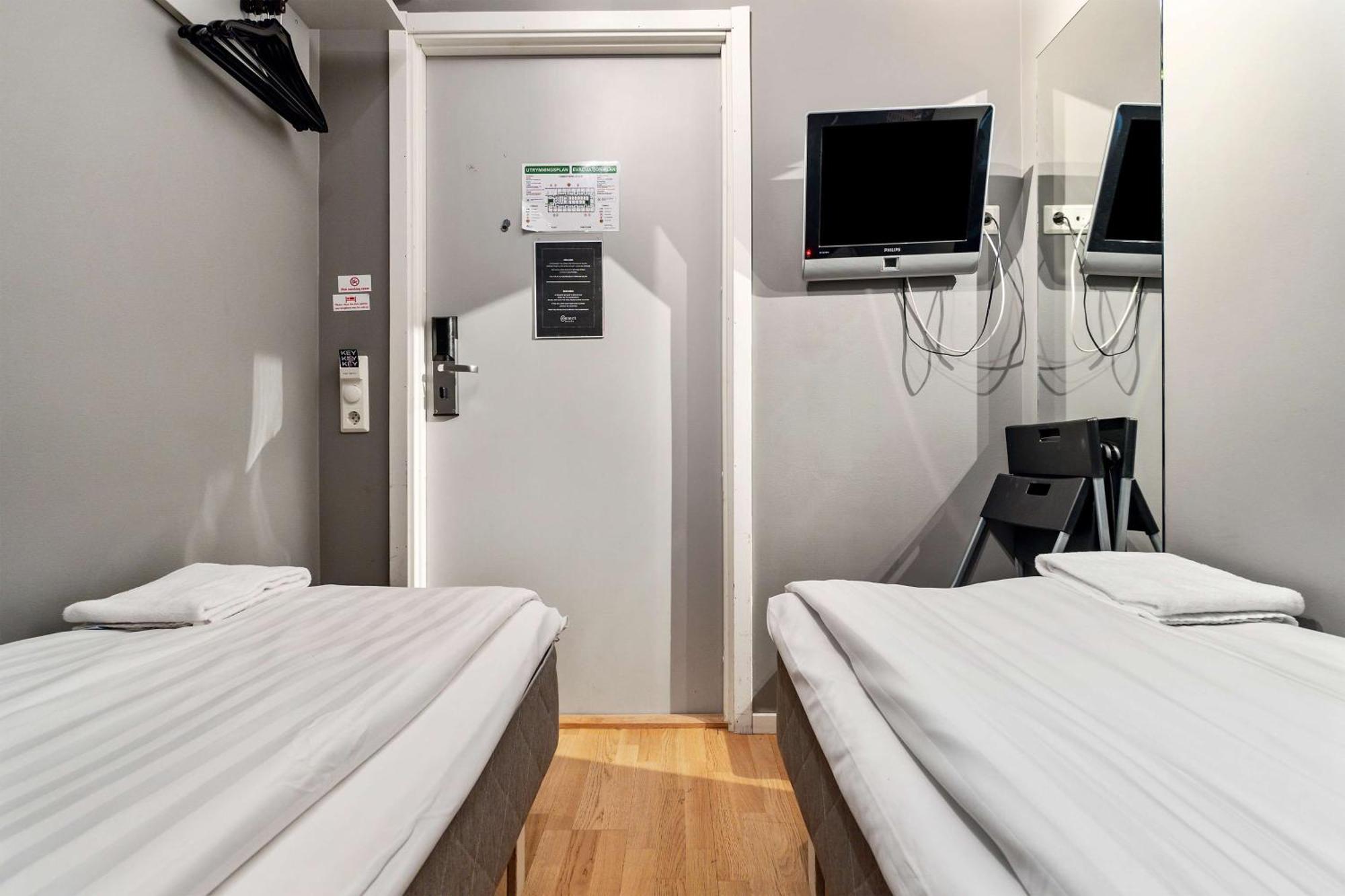 Twin Room No Window