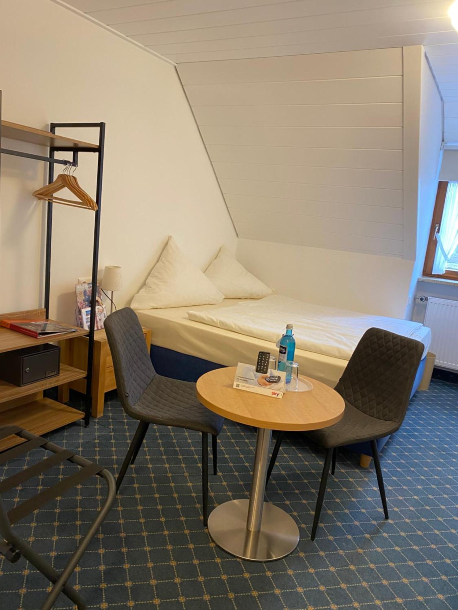 Economy Double or Twin Room,1535538835:JPEG