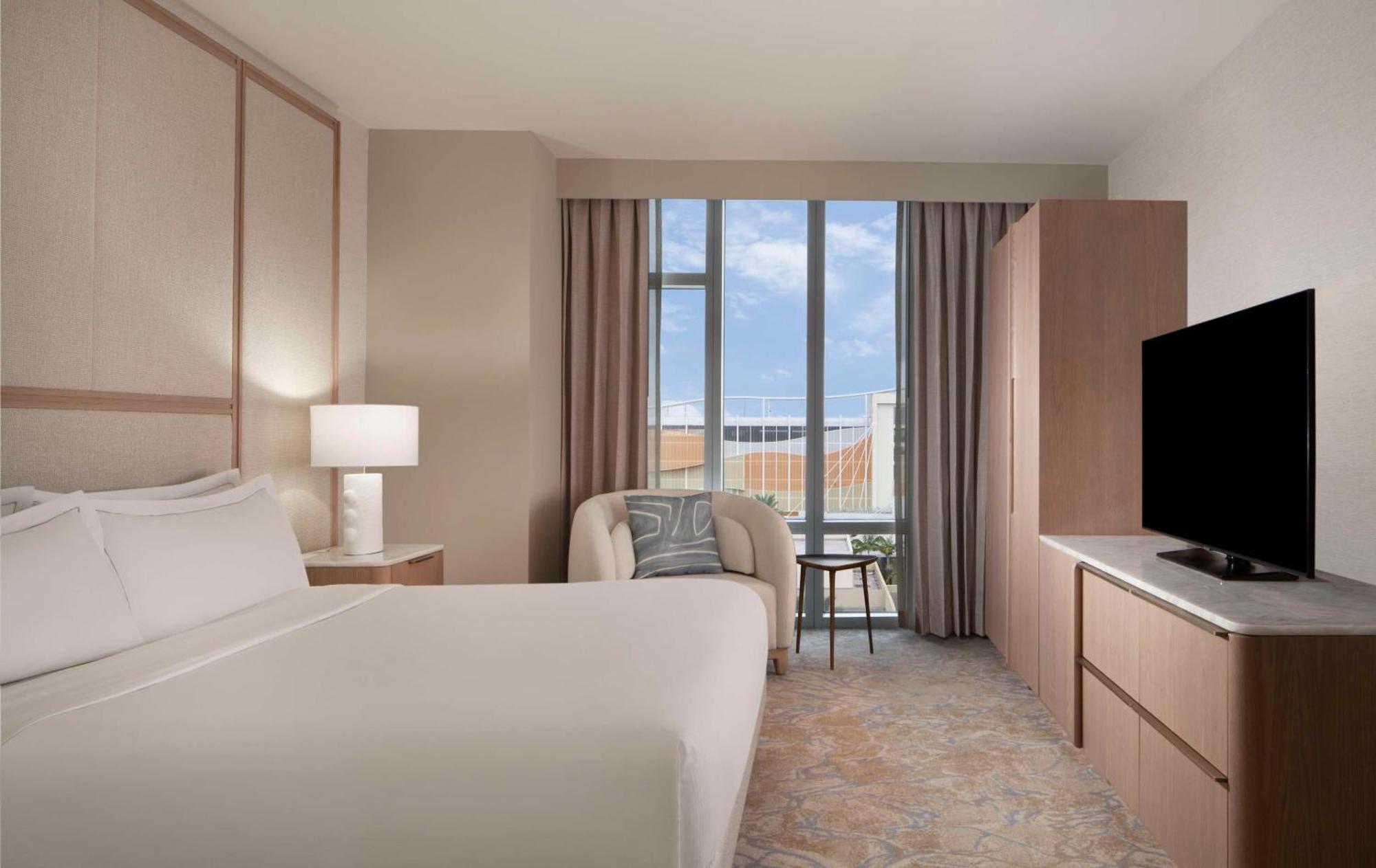 One-Bedroom Premium King Suite with Pool View