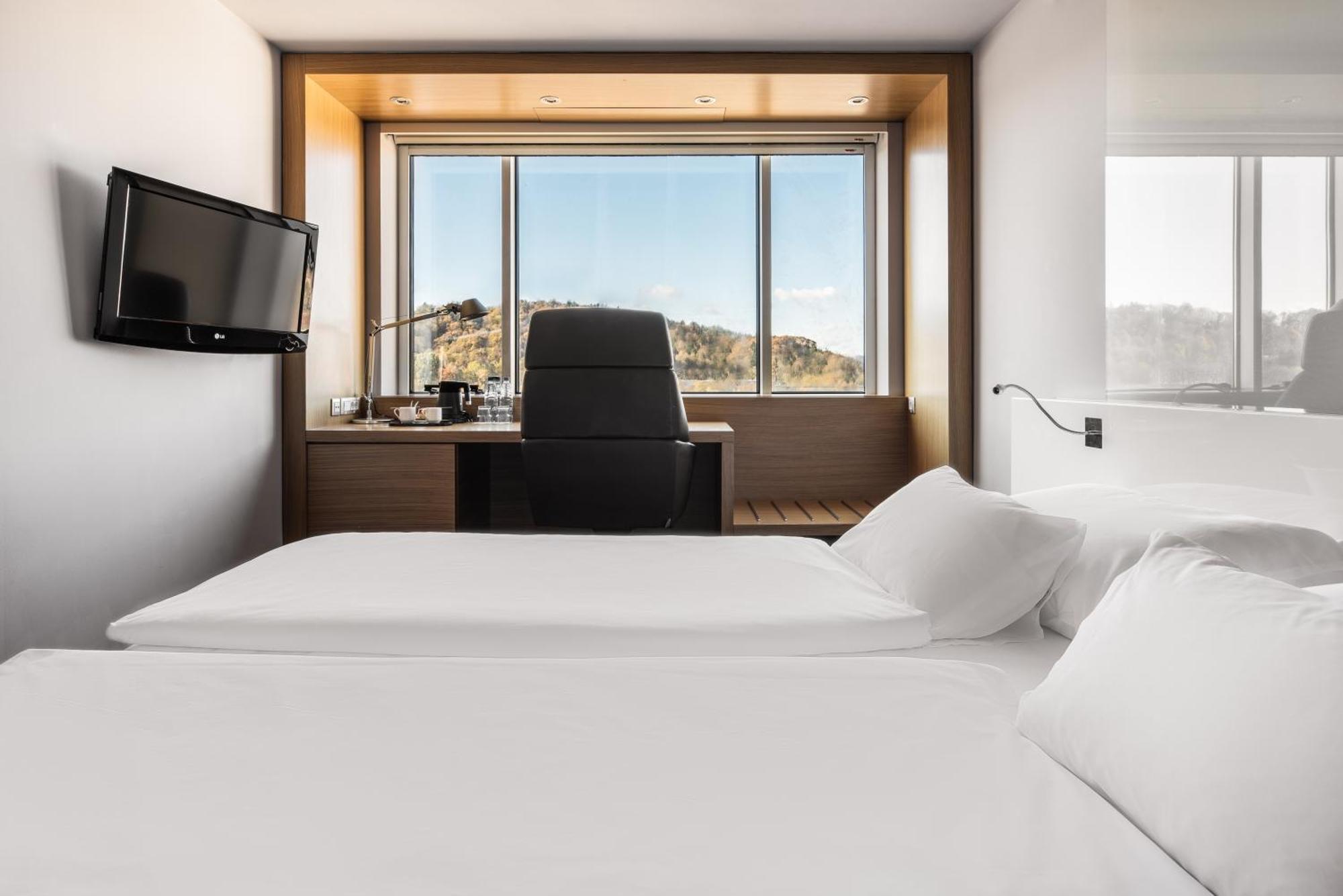 Executive Queen Room