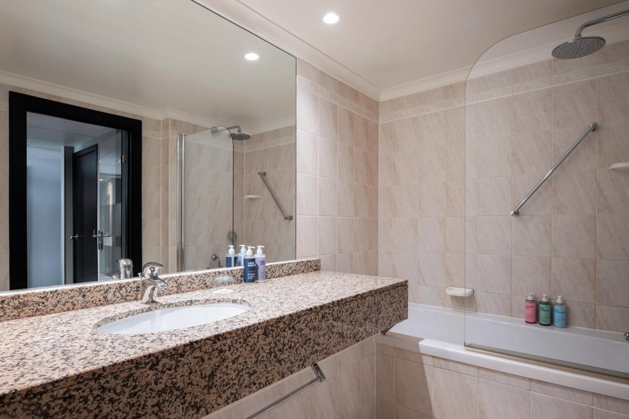 Two-Bedroom Suite,1535707261:JPEG