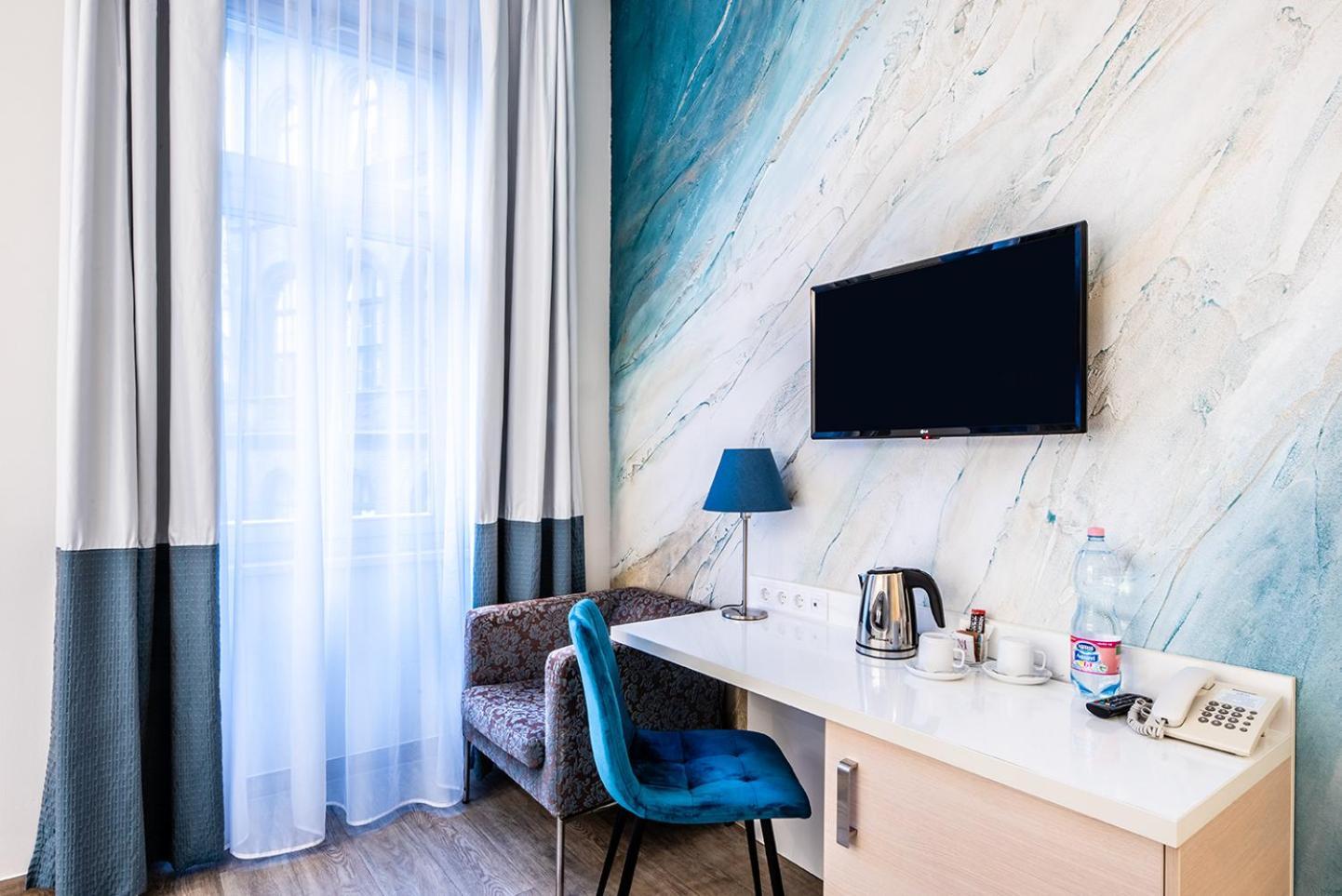 Deluxe Double or Twin Room City View