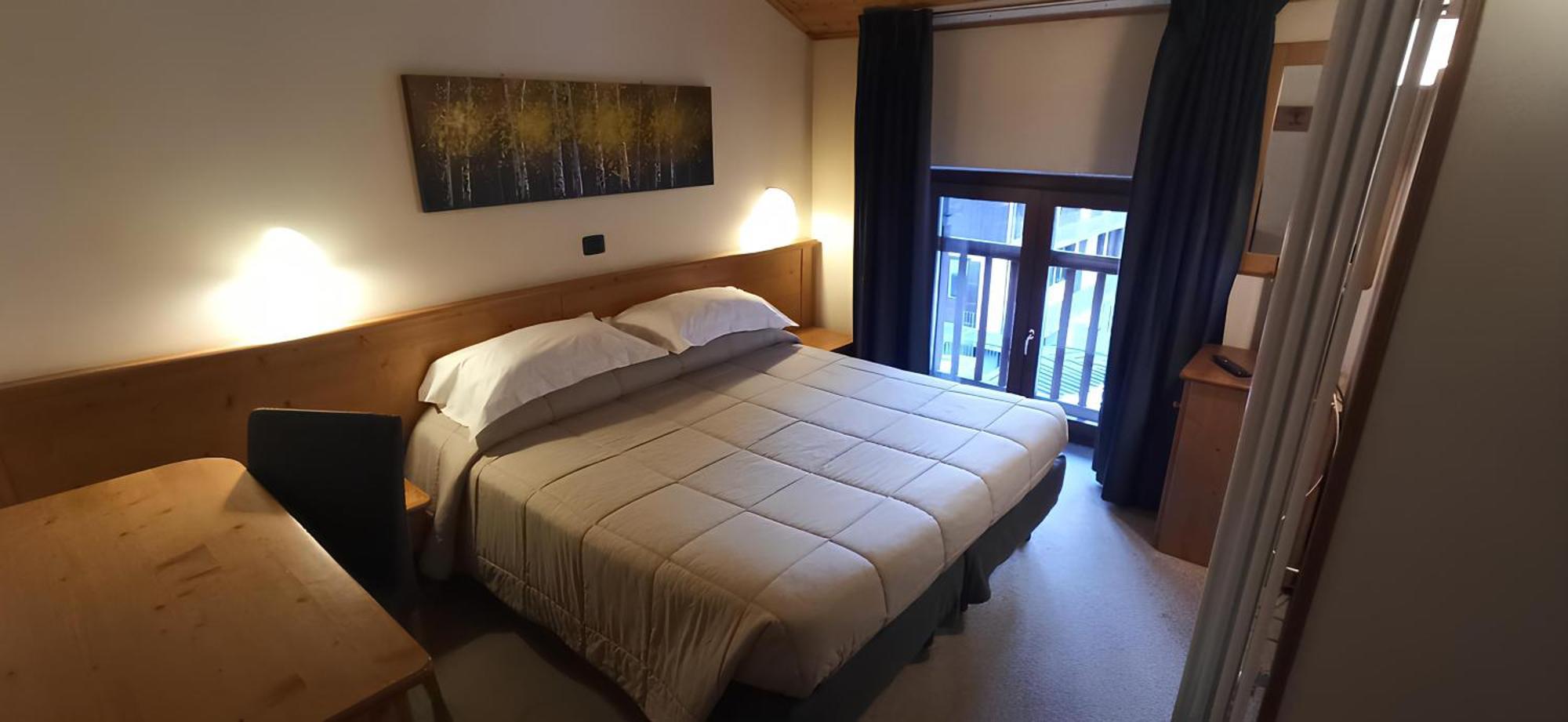Small Double Room,1536178498:JPEG