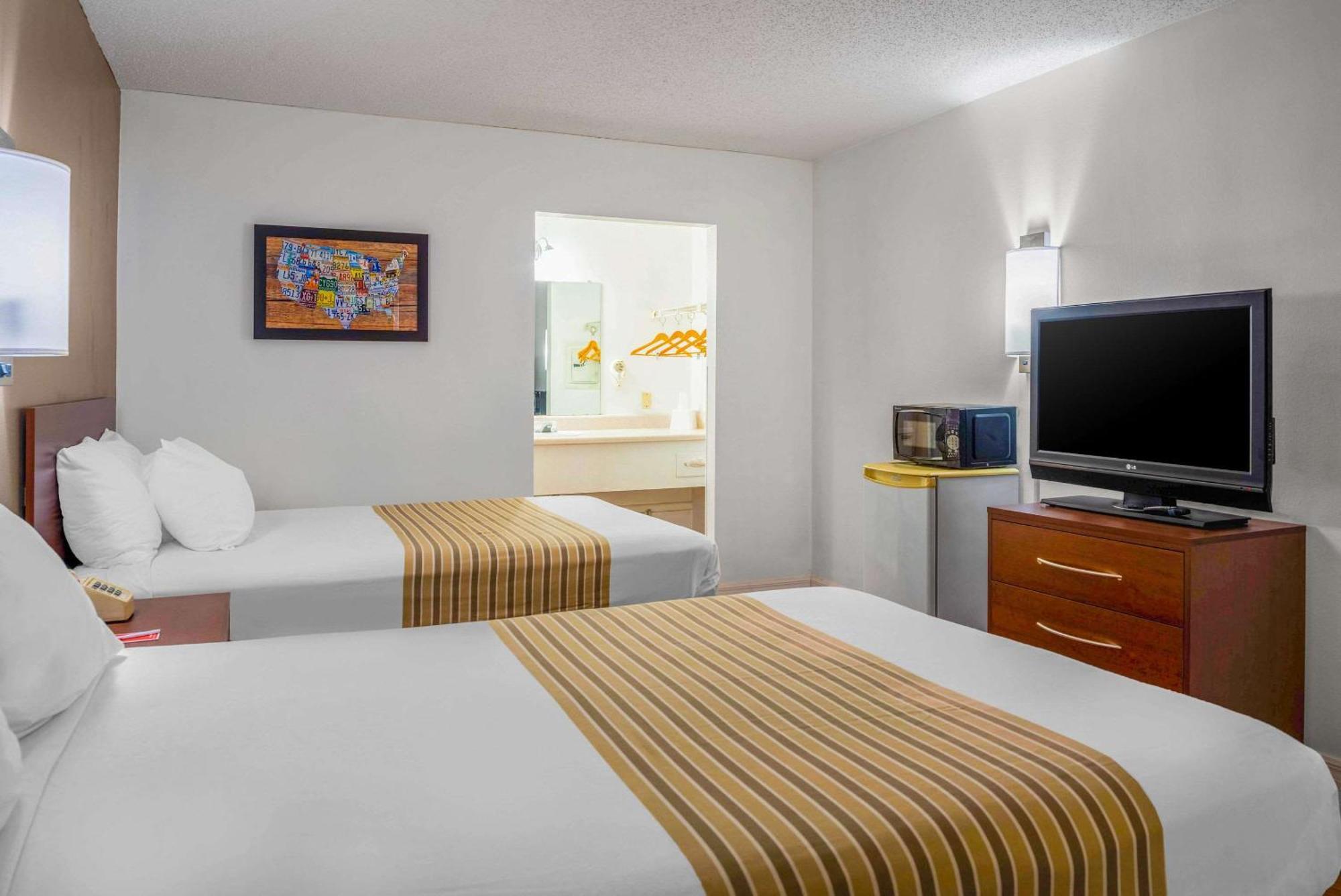 Double Room Two Double Beds Non-Smoking