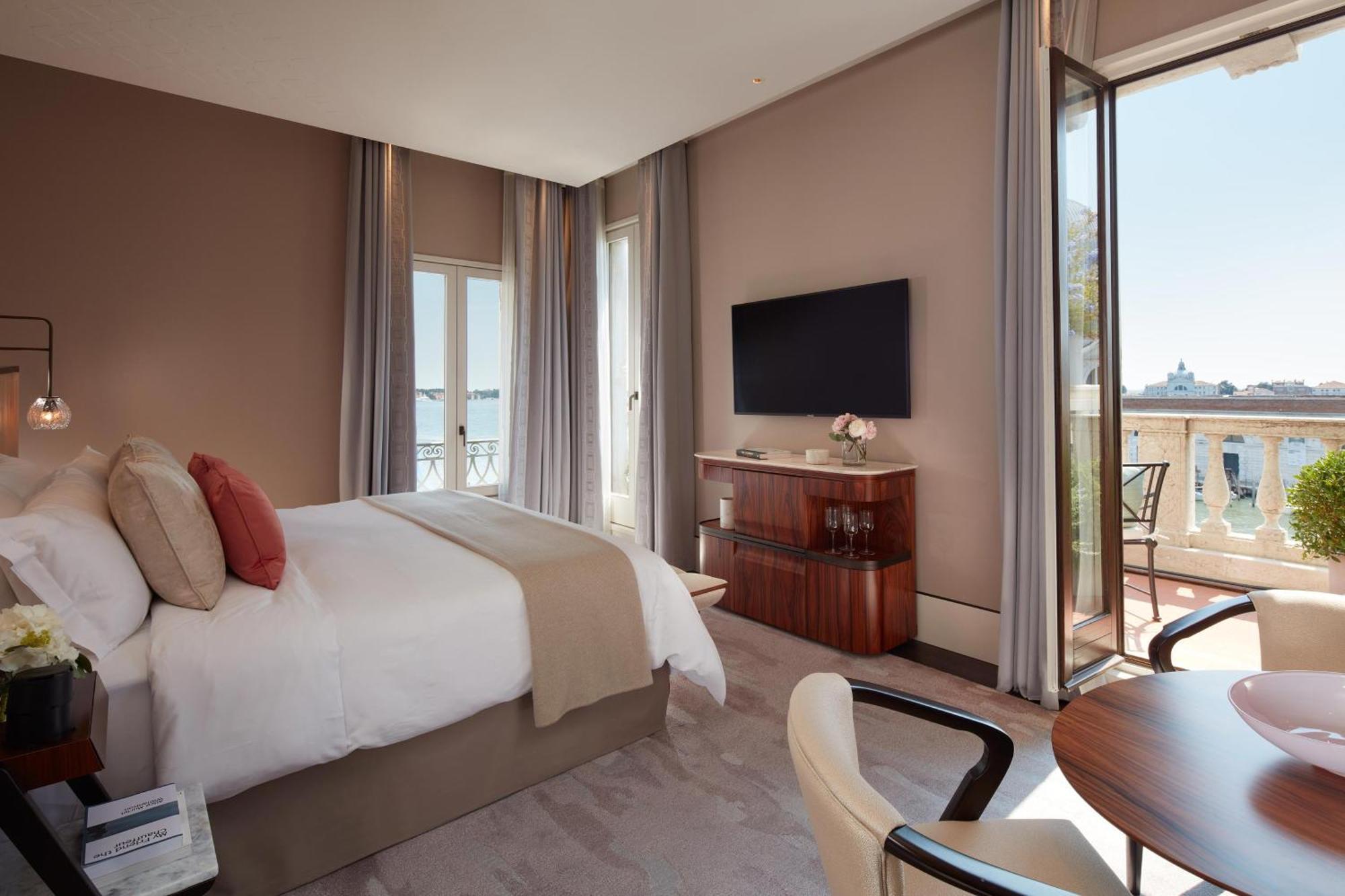King Room Terrace Canal View