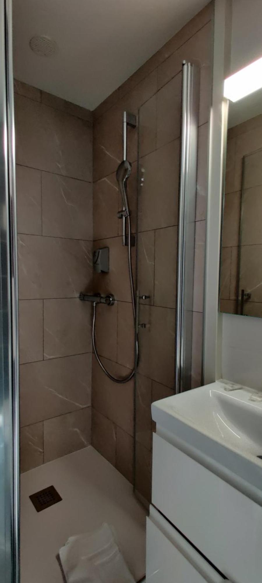 Small Double Room,1536625732:JPEG