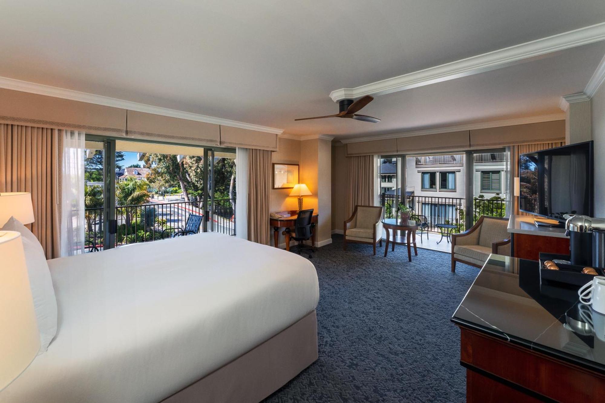 Accessible Inland View Room King Bed Balcony