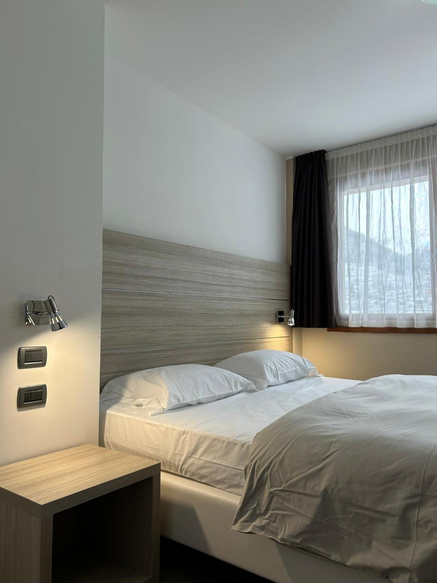 One-Bedroom Apartment,1536756691:JPEG