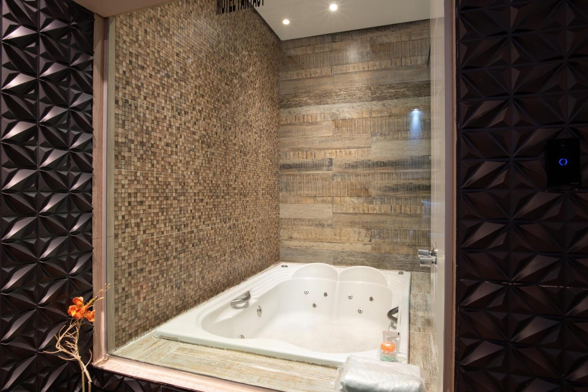 Suite Hot Tub
