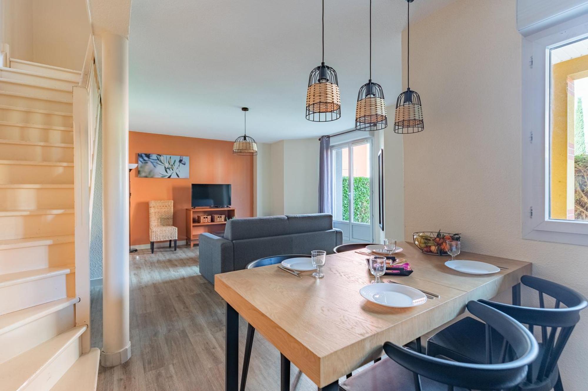 Two-Bedroom Apartment,1536954067:JPEG