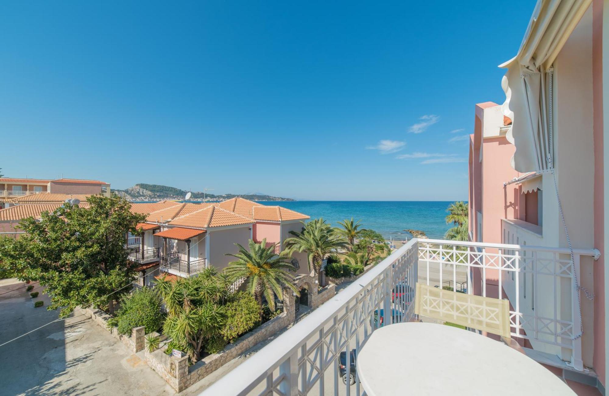 Studio Partial Sea View