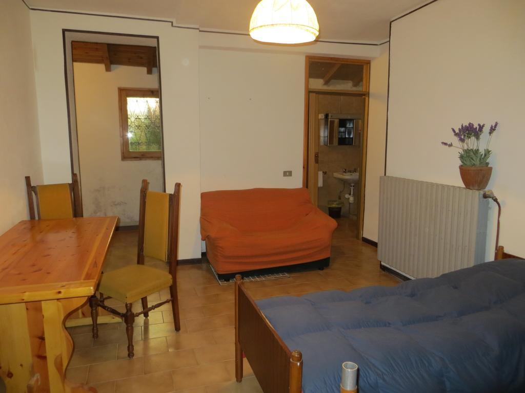 Two Connecting Rooms,1588182630:JPEG