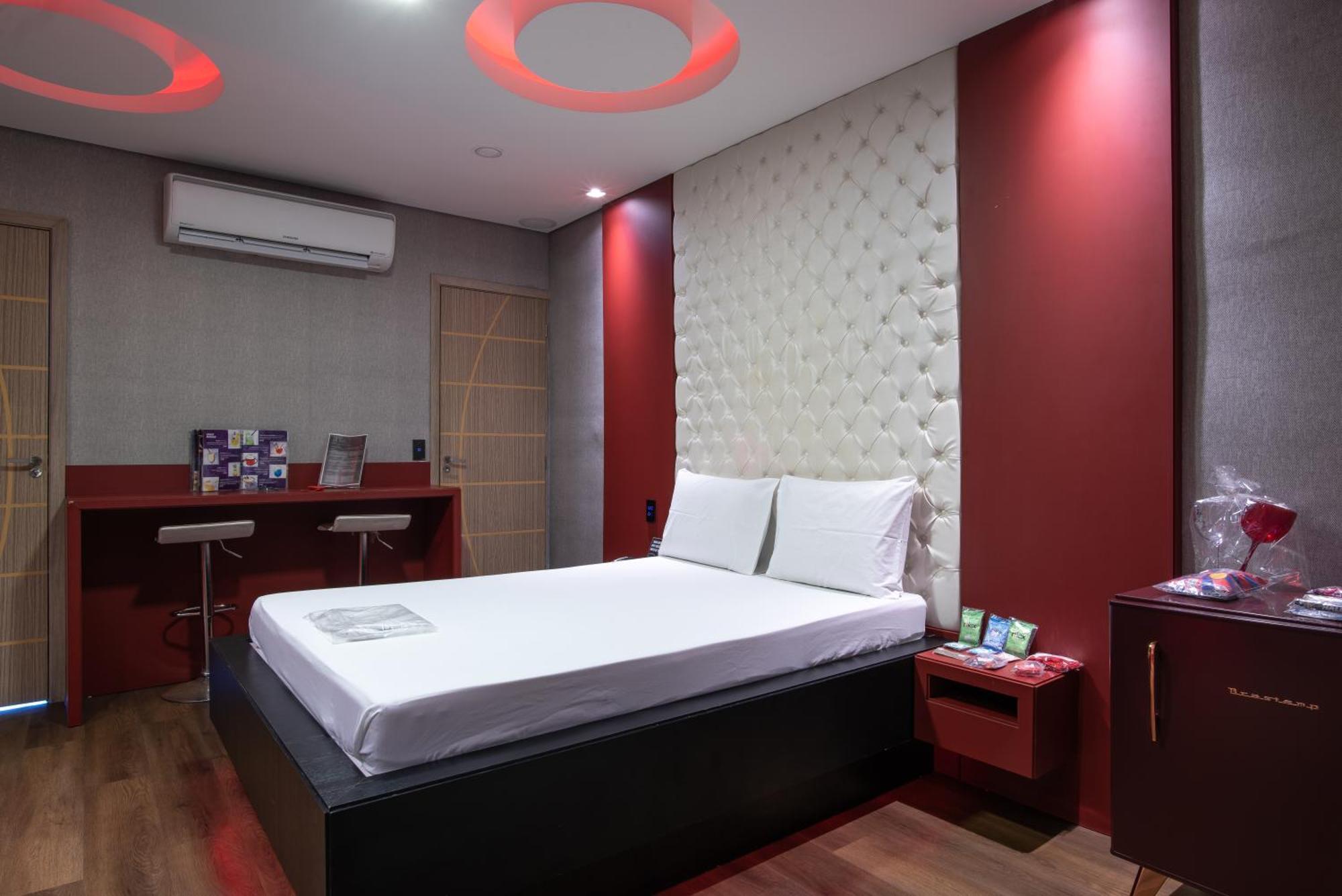 Deluxe Suite Spa Bath