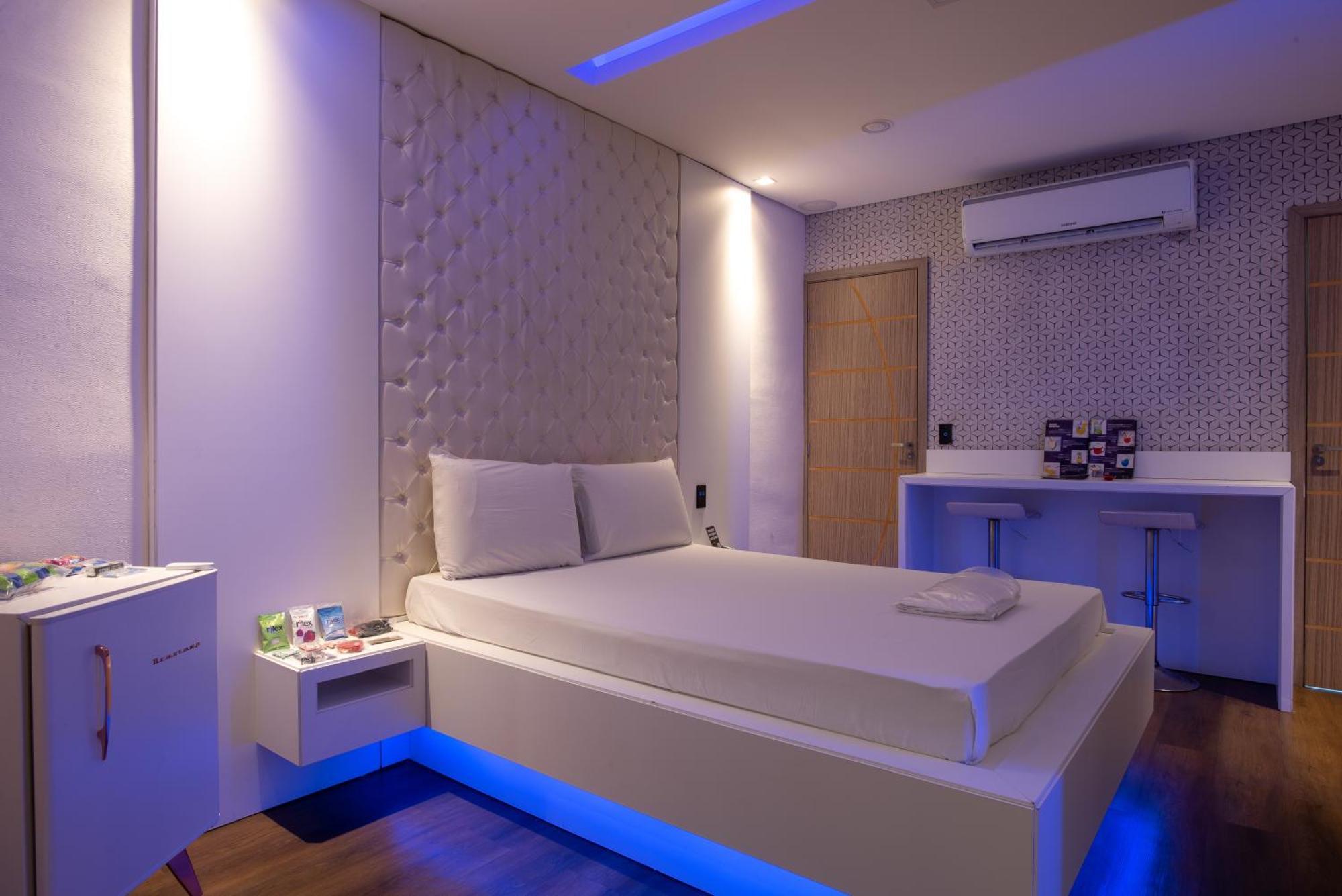 Deluxe Suite Spa Bath