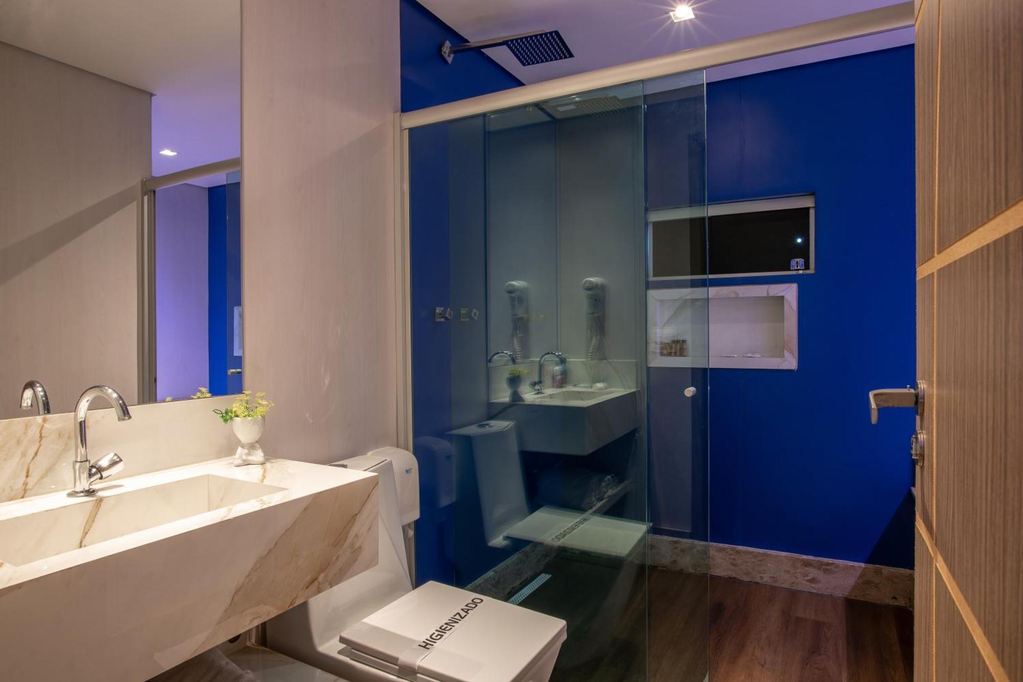 Deluxe Suite Spa Bath