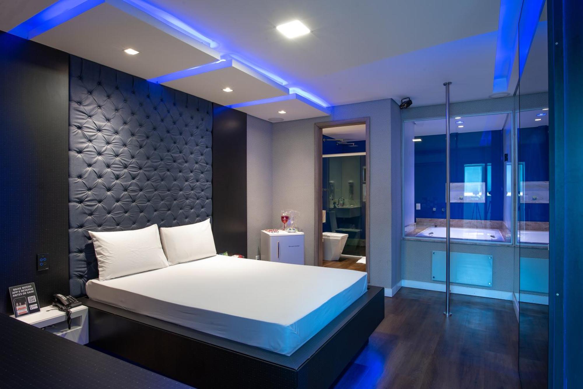 Deluxe Suite Spa Bath
