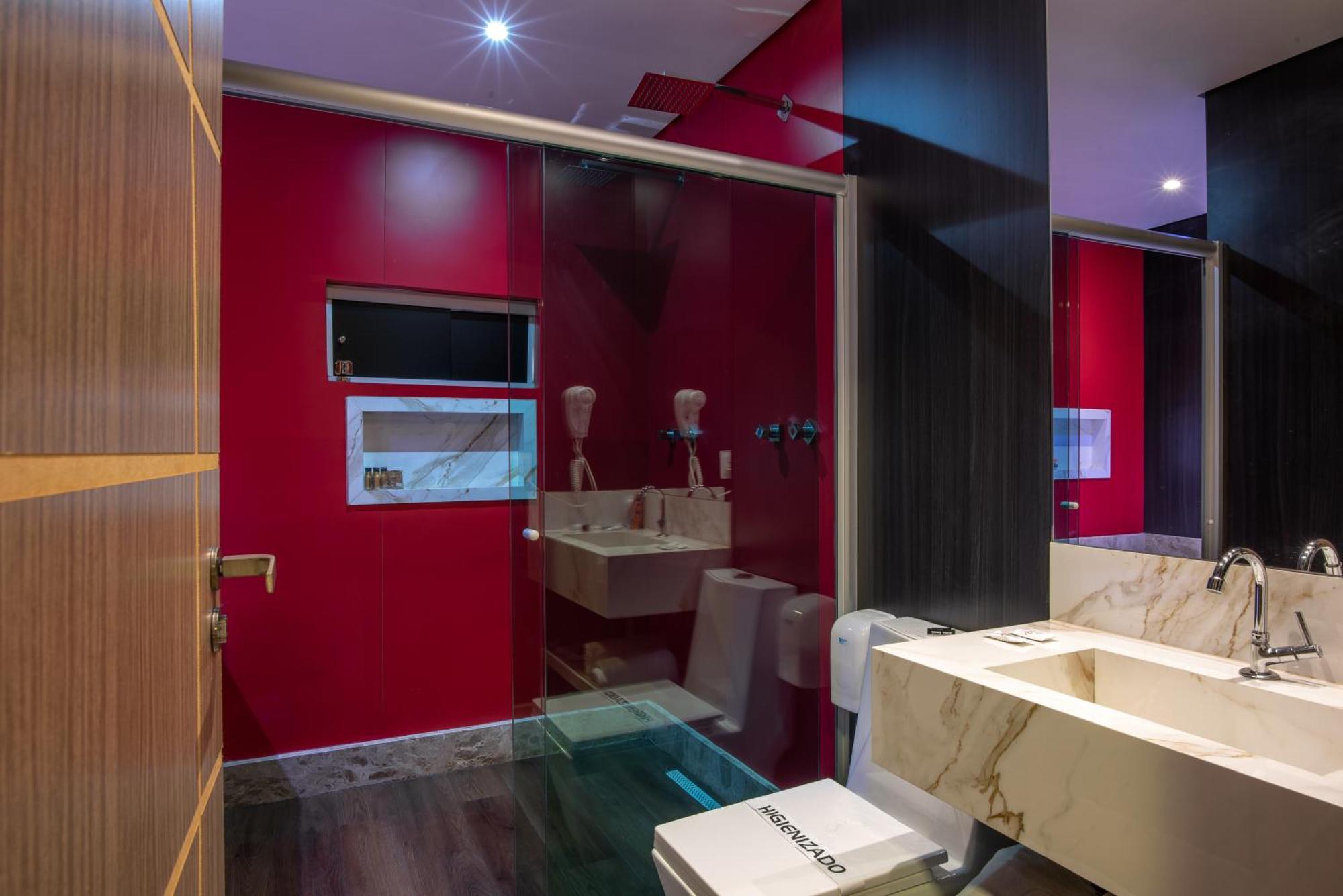 Deluxe Suite Spa Bath