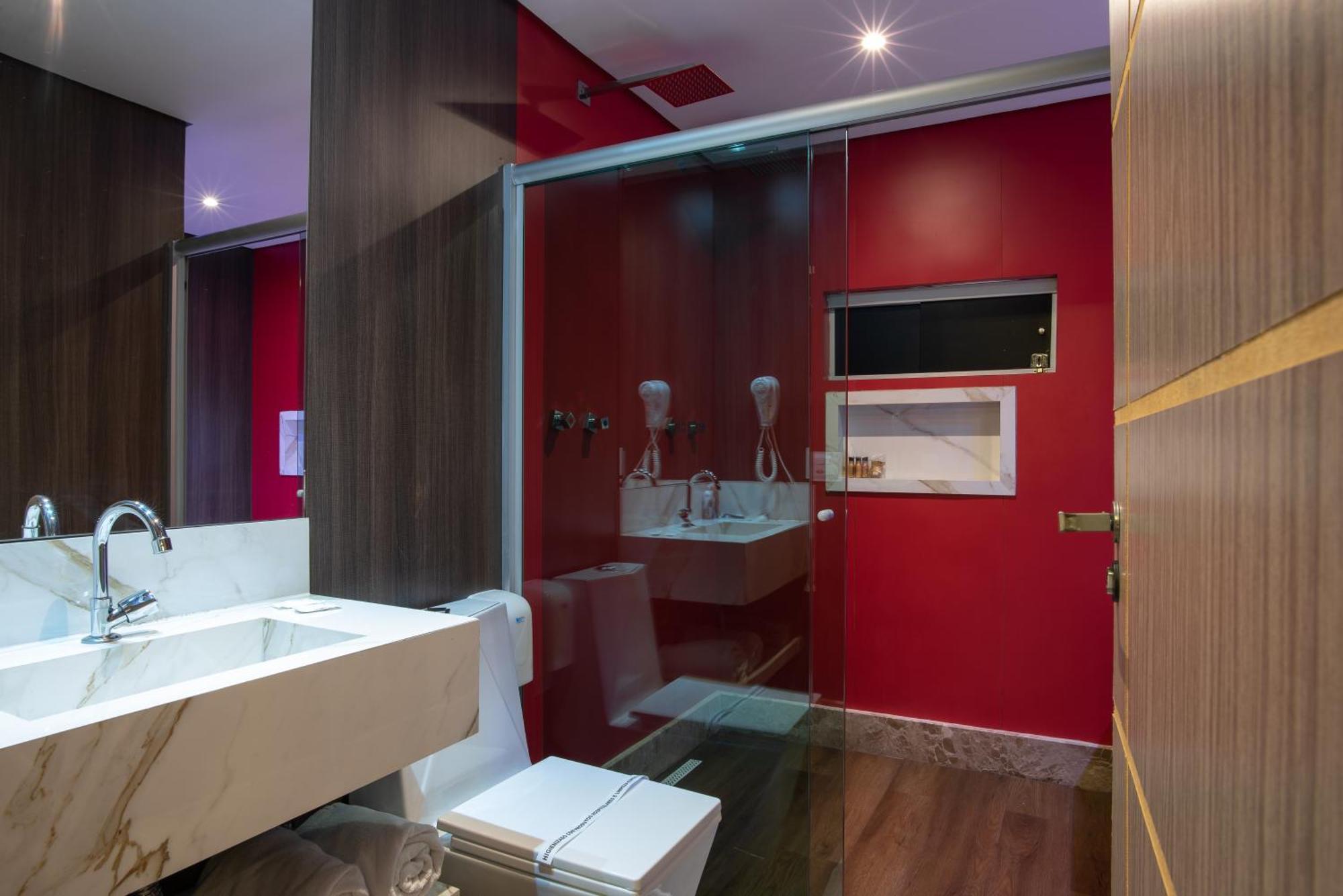 Deluxe Suite Spa Bath