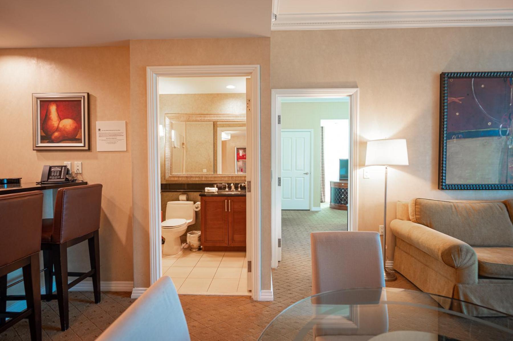 1BR Elite Penthouse Suite Mountain View Balcony