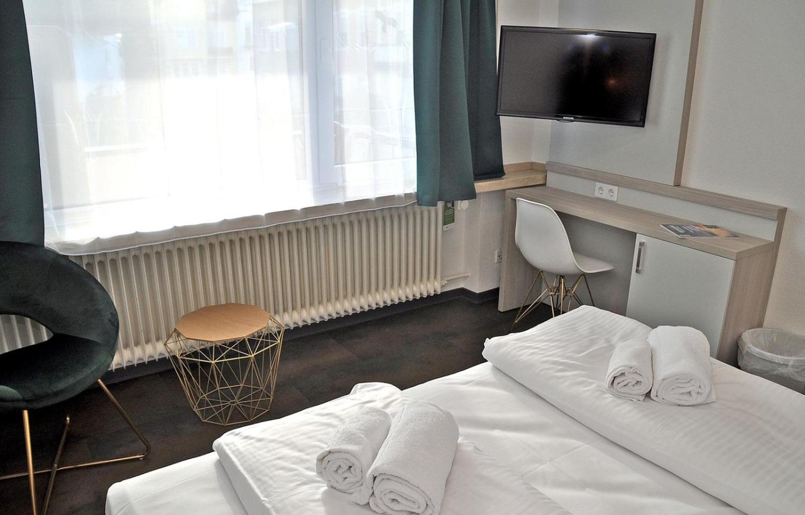 Large Double Room,1758263370:JPEG