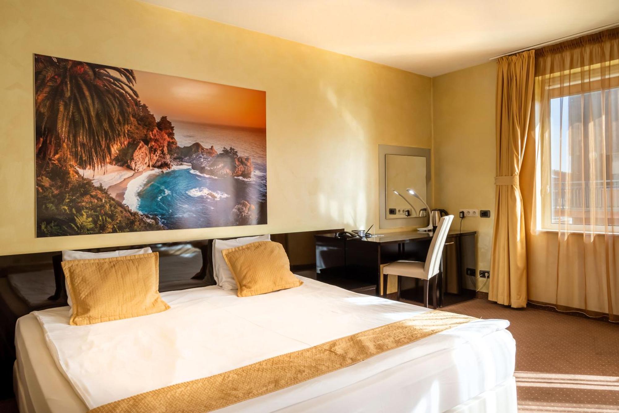 Deluxe Double Room Underground