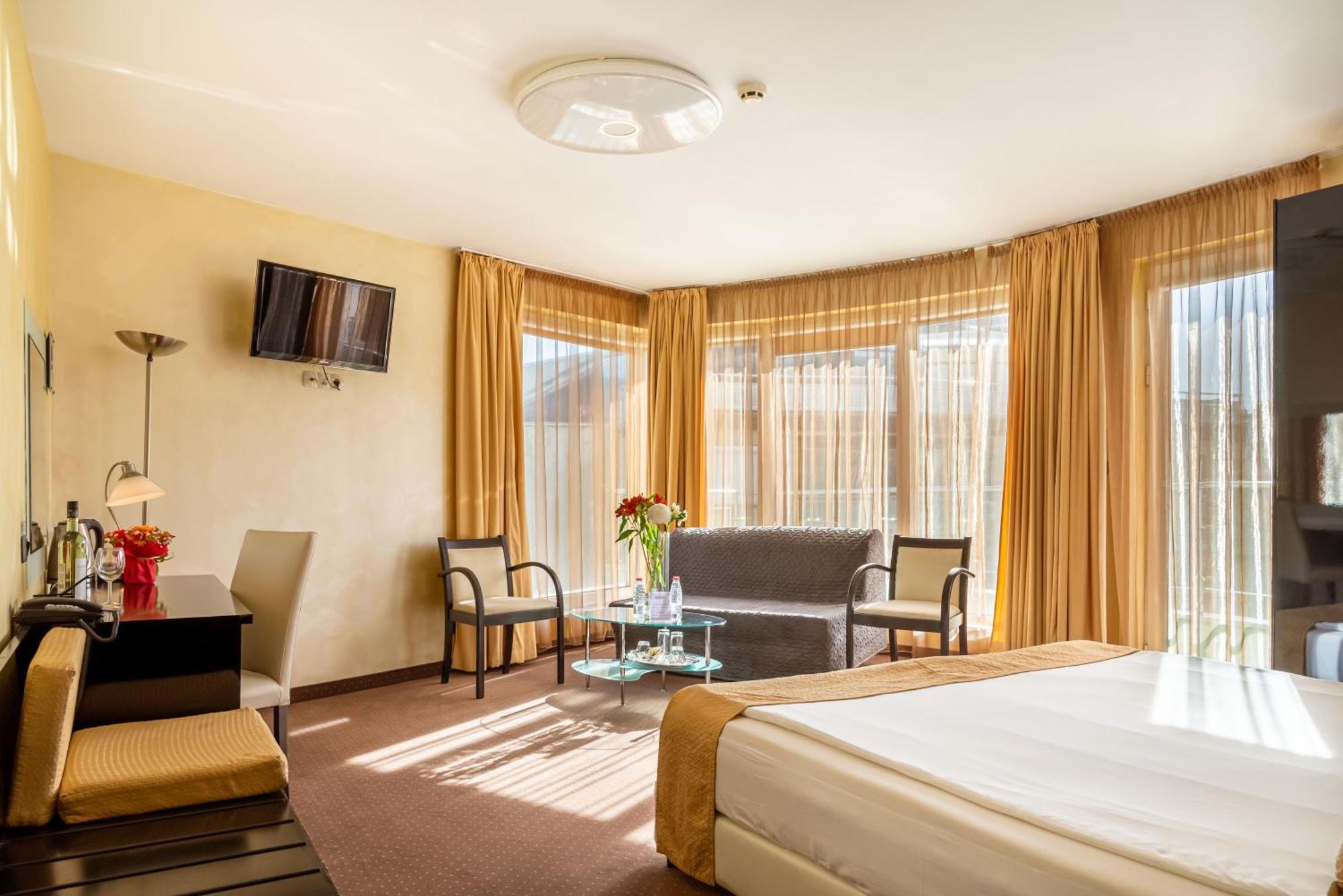 Deluxe Double Room Underground