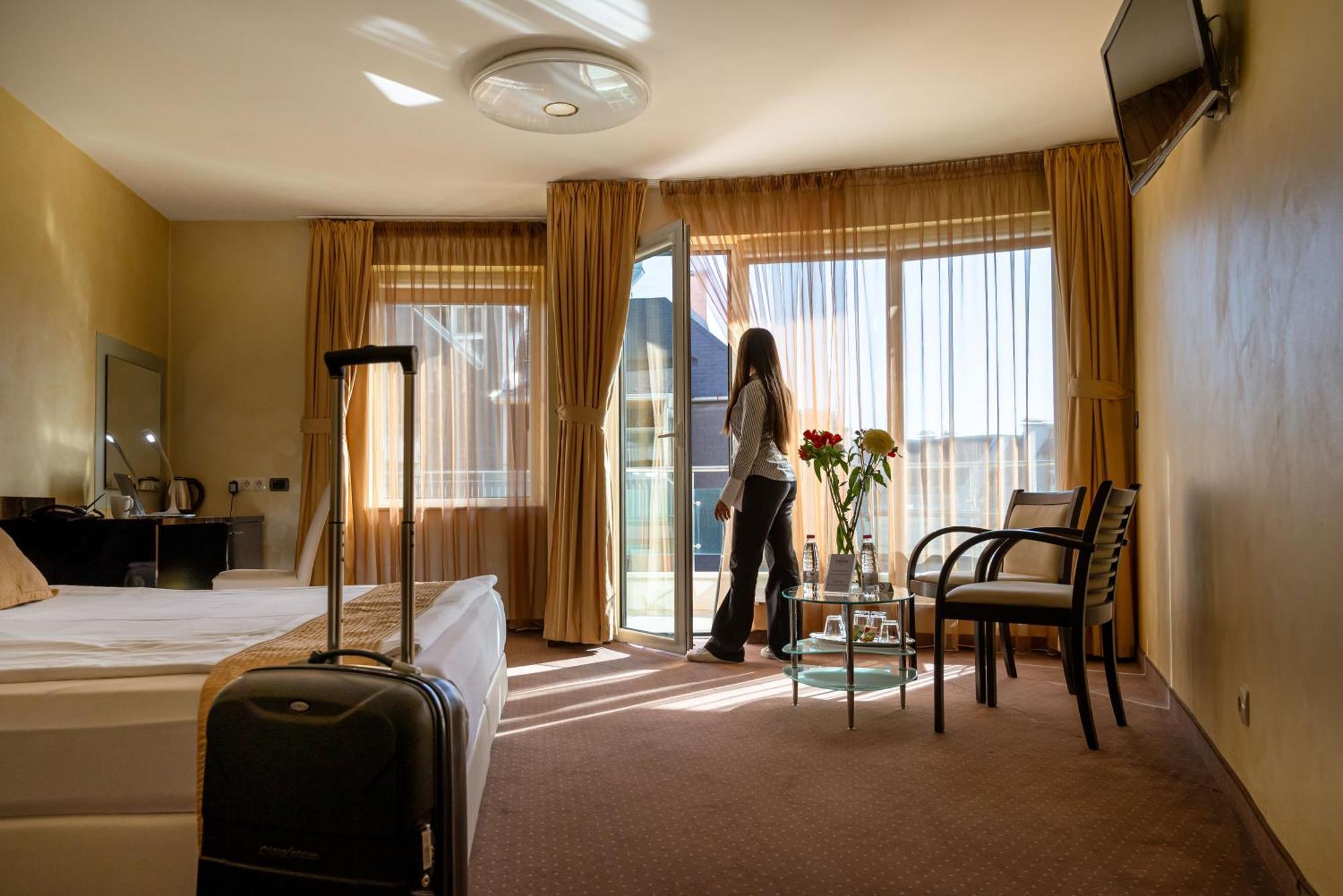 Deluxe Double Room Underground