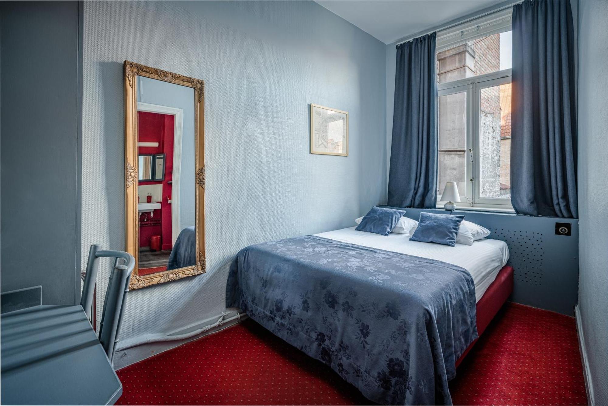 Small Double Room,1537107238:JPEG