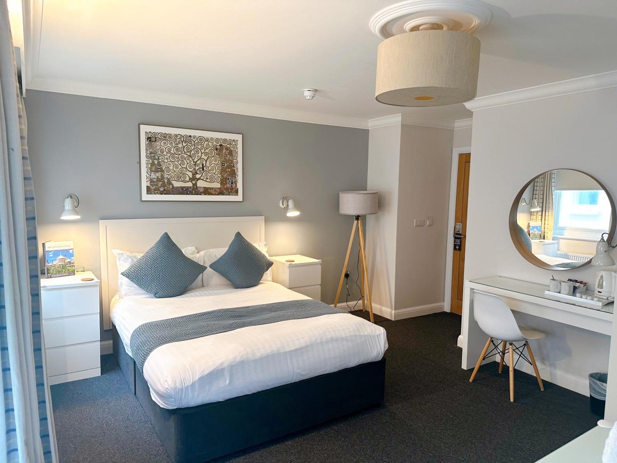 King Room Partial Sea View