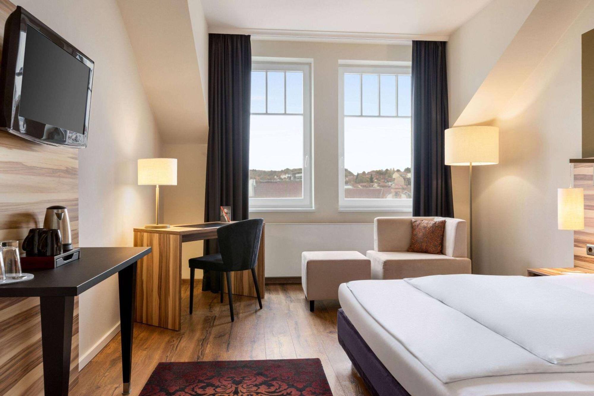 Deluxe Single Room,1211826988:JPEG