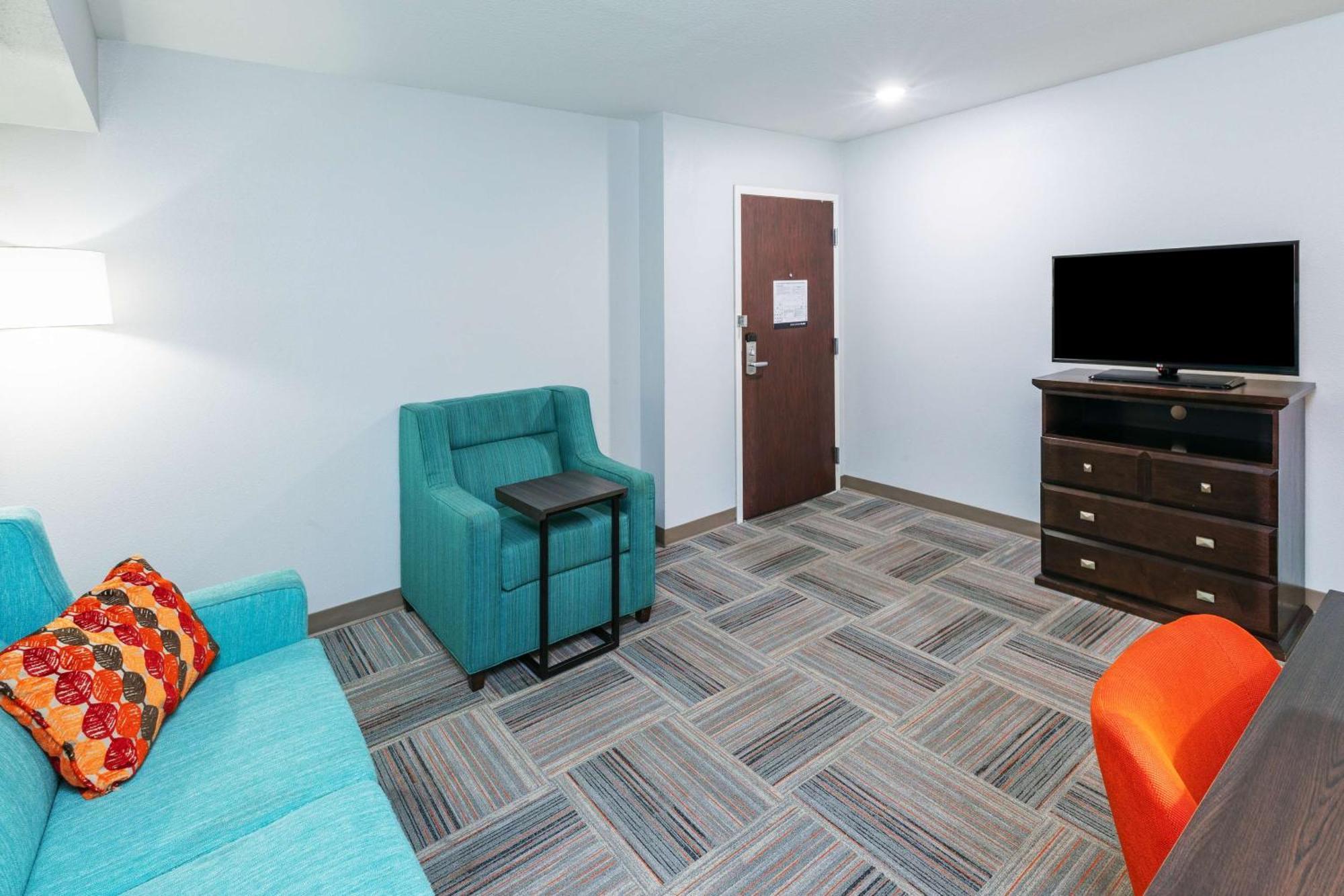 One-Bedroom King Suite Sofa Bed Non-Smoking