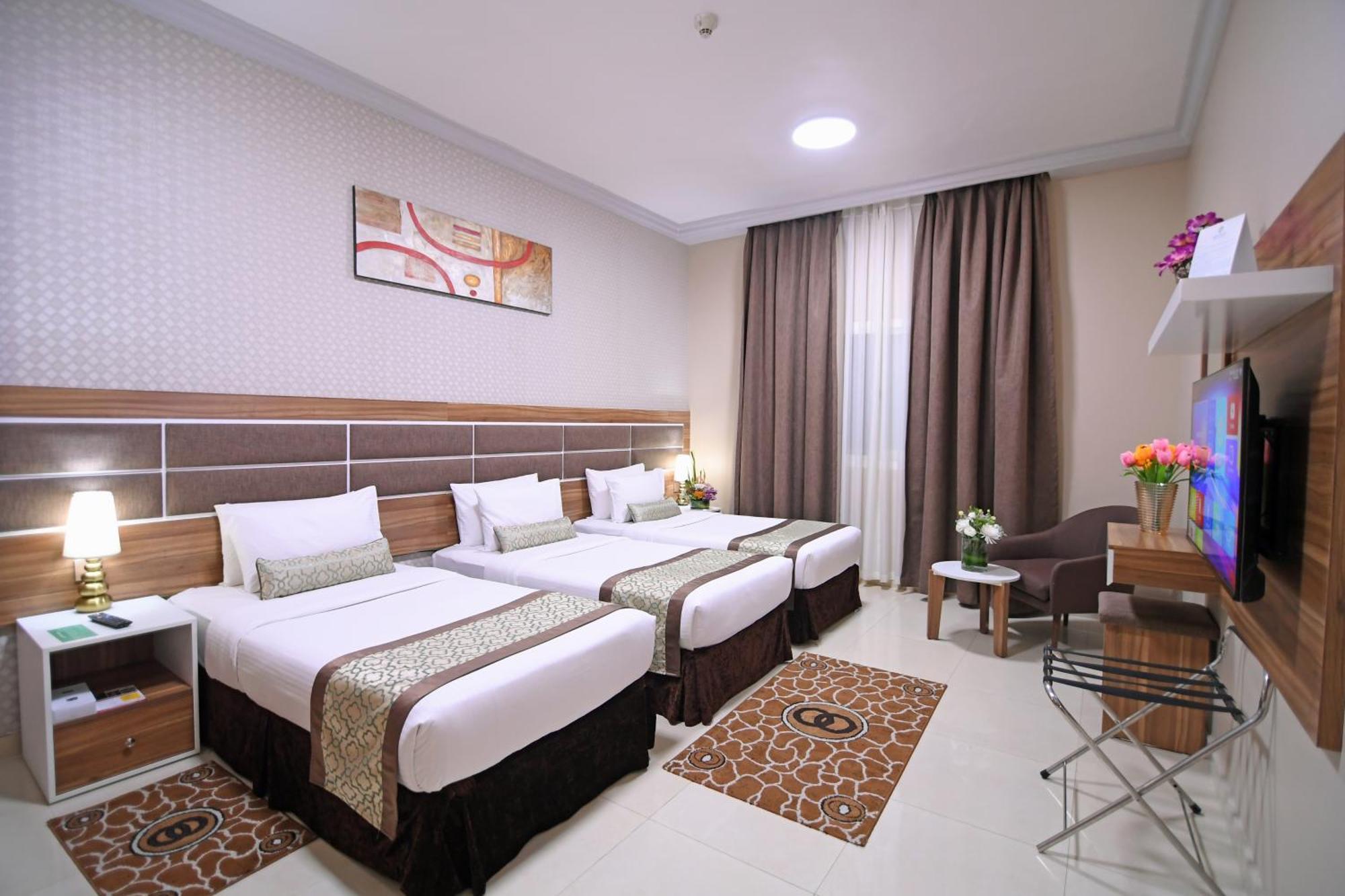 Luxury Triple Room,653290074:JPEG