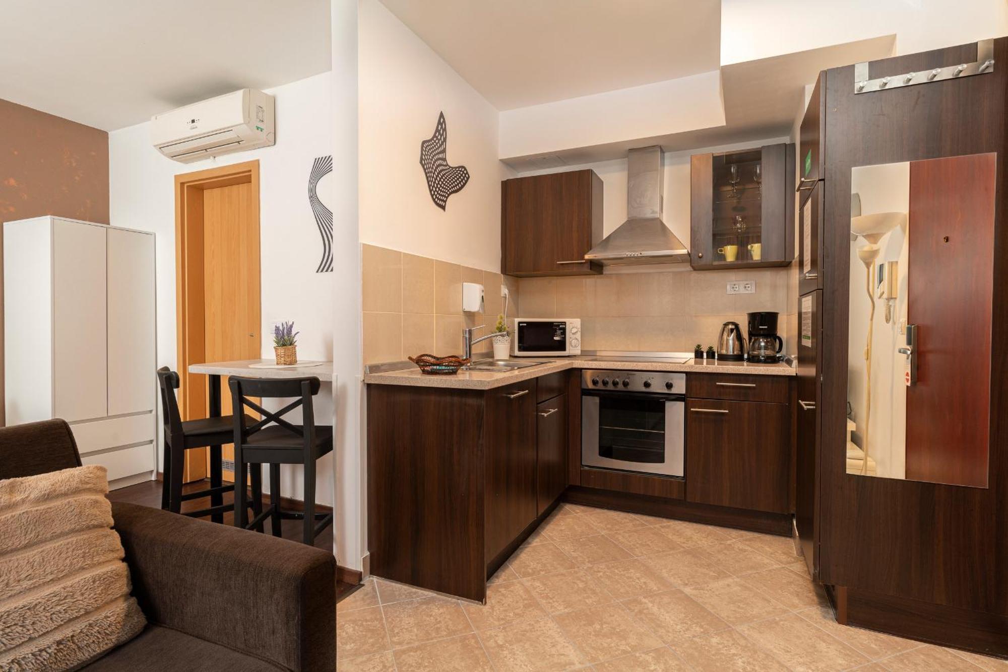 Deluxe Studio Apartment