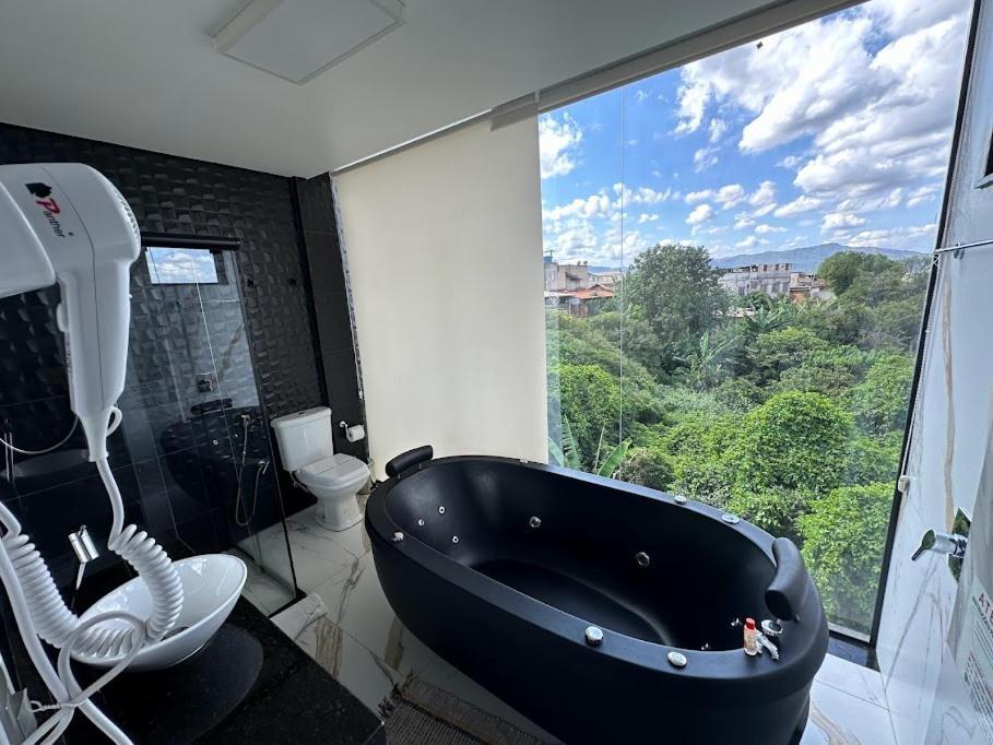 Deluxe King Suite