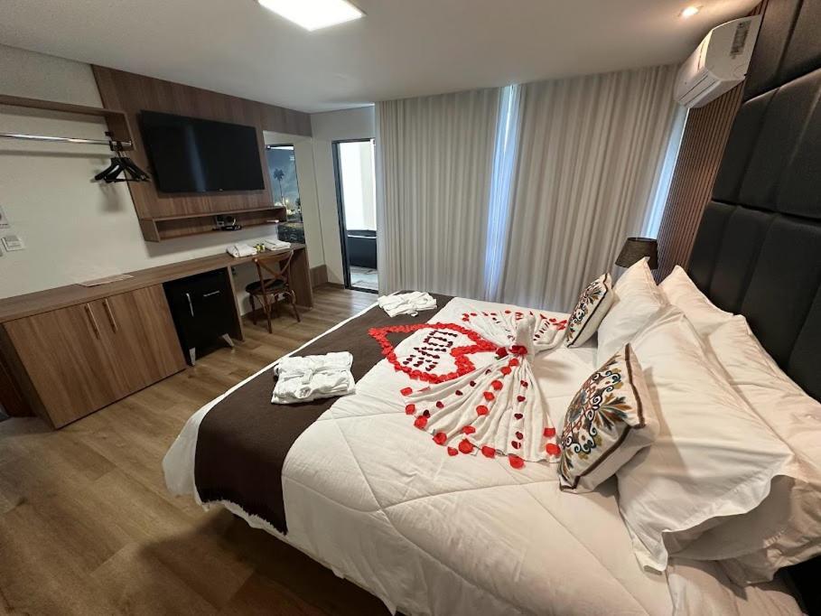 Deluxe King Suite