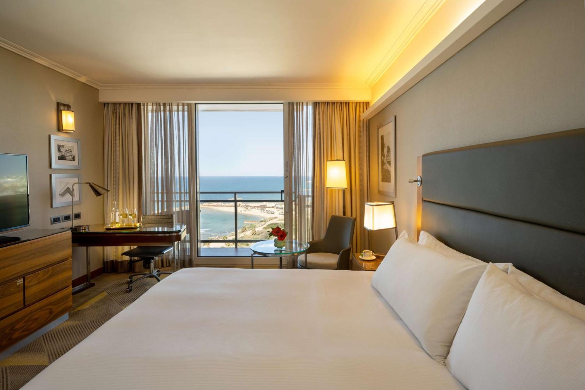 Deluxe King Room with Sea View,1537449283:JPEG
