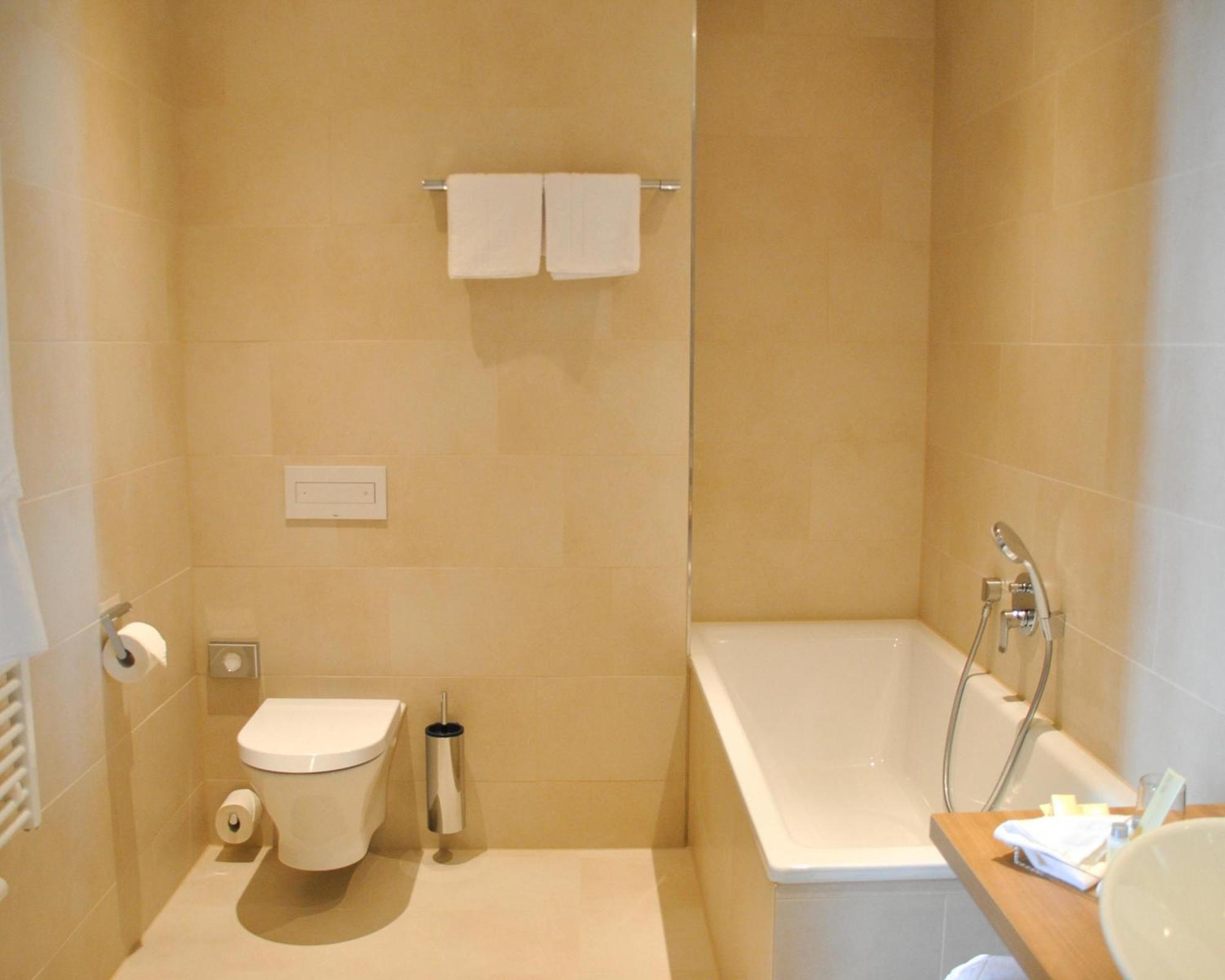 Land Deluxe Double Room Balcony Land View no pets,1537471021:JPEG
