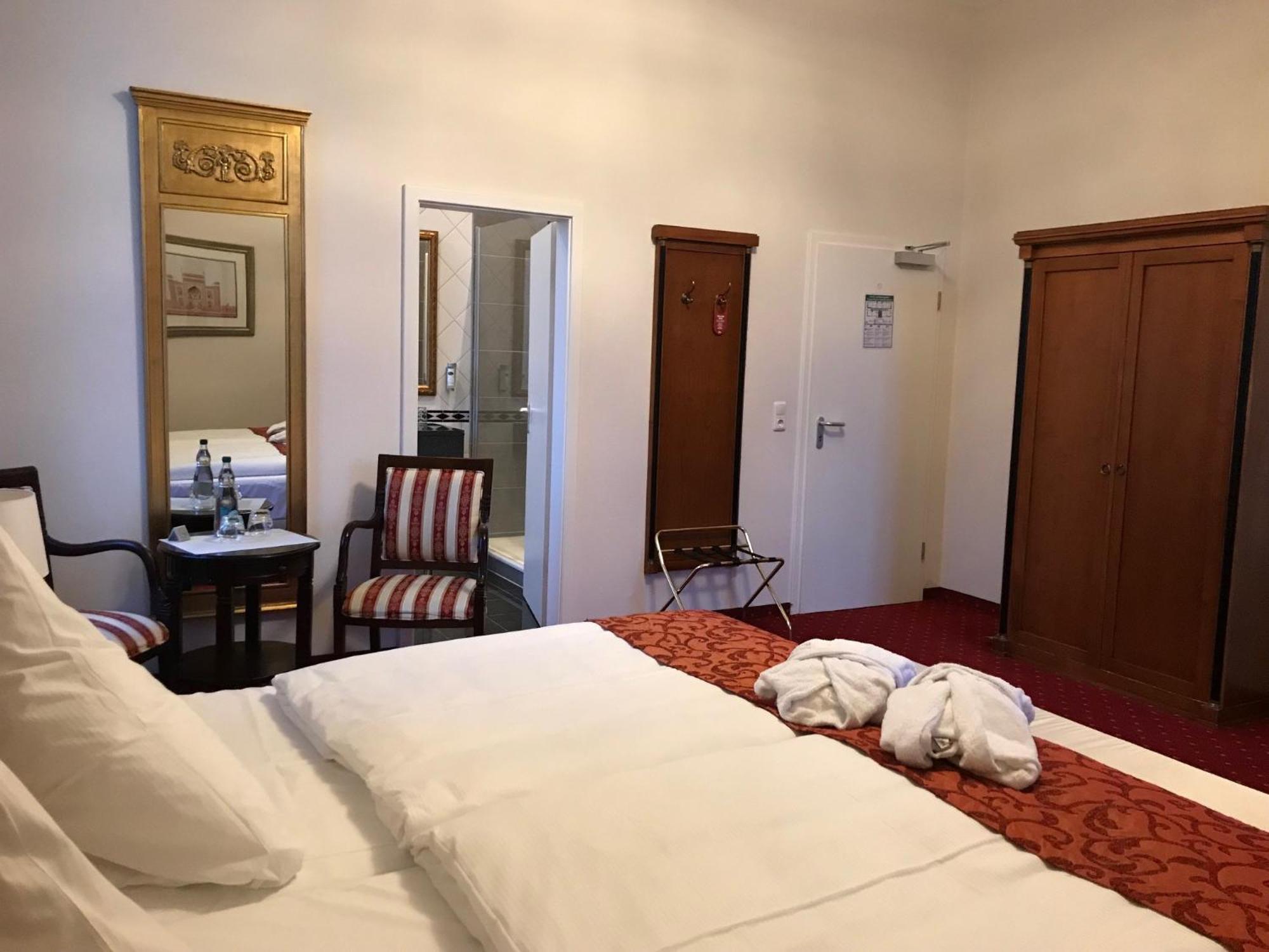 Small Suite