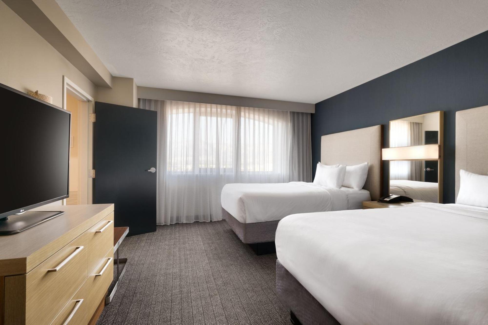 One-Bedroom Suite,1635249262:JPEG