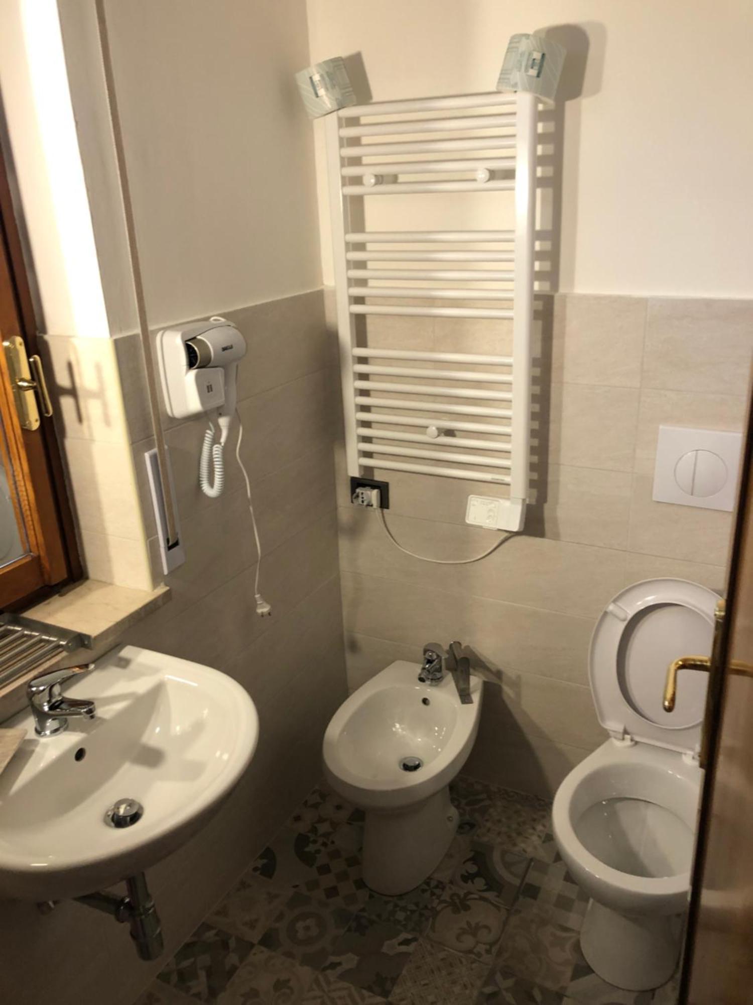 Double Room Private Bathroom,1537566616:JPEG