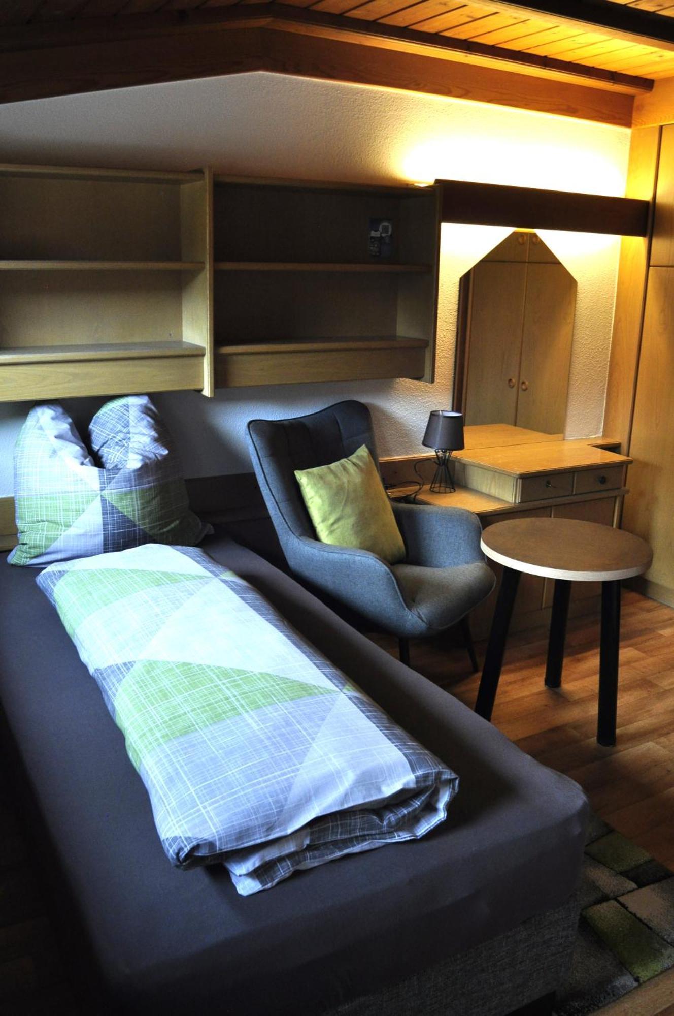 Single Room,1537613233:JPEG