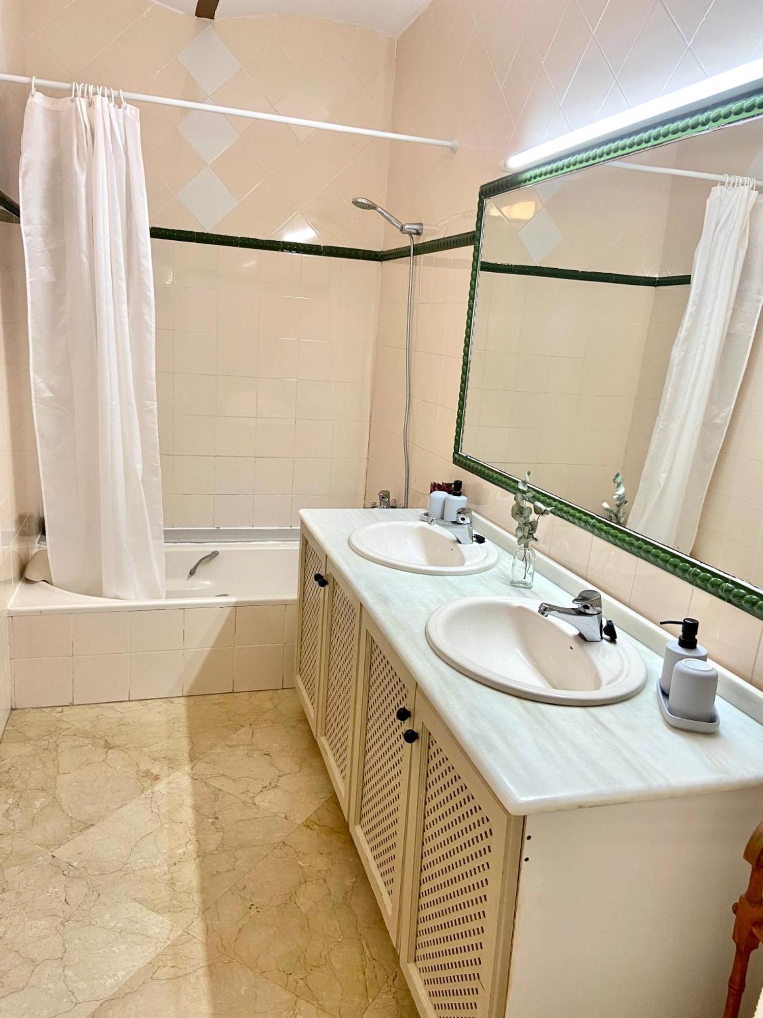 Double or Twin Room Garden View
