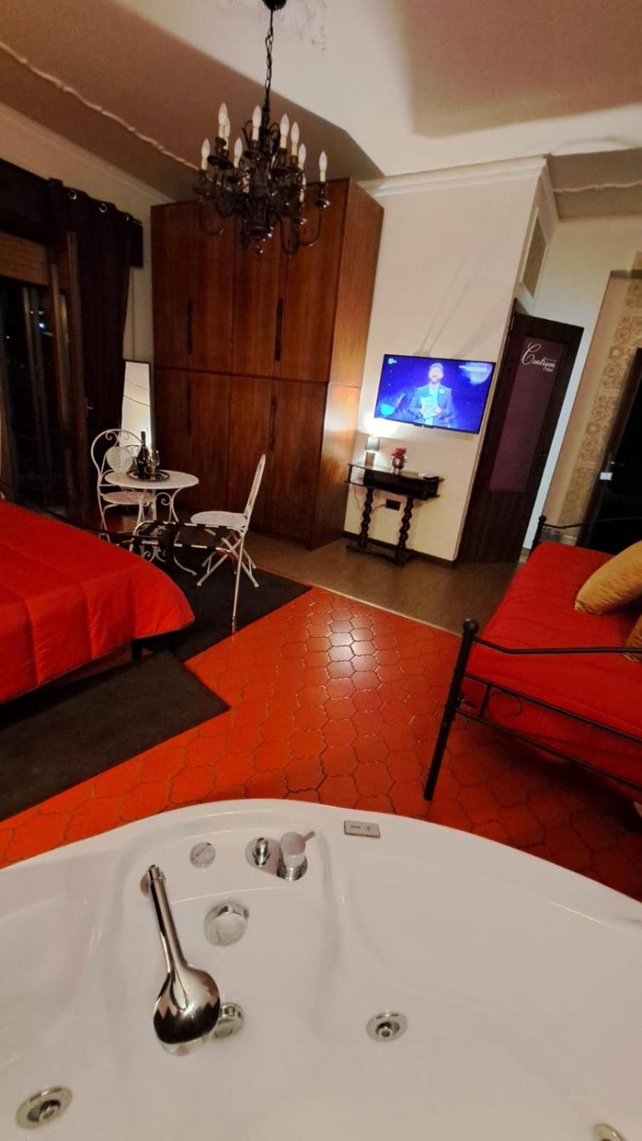 Deluxe Suite Spa Bath