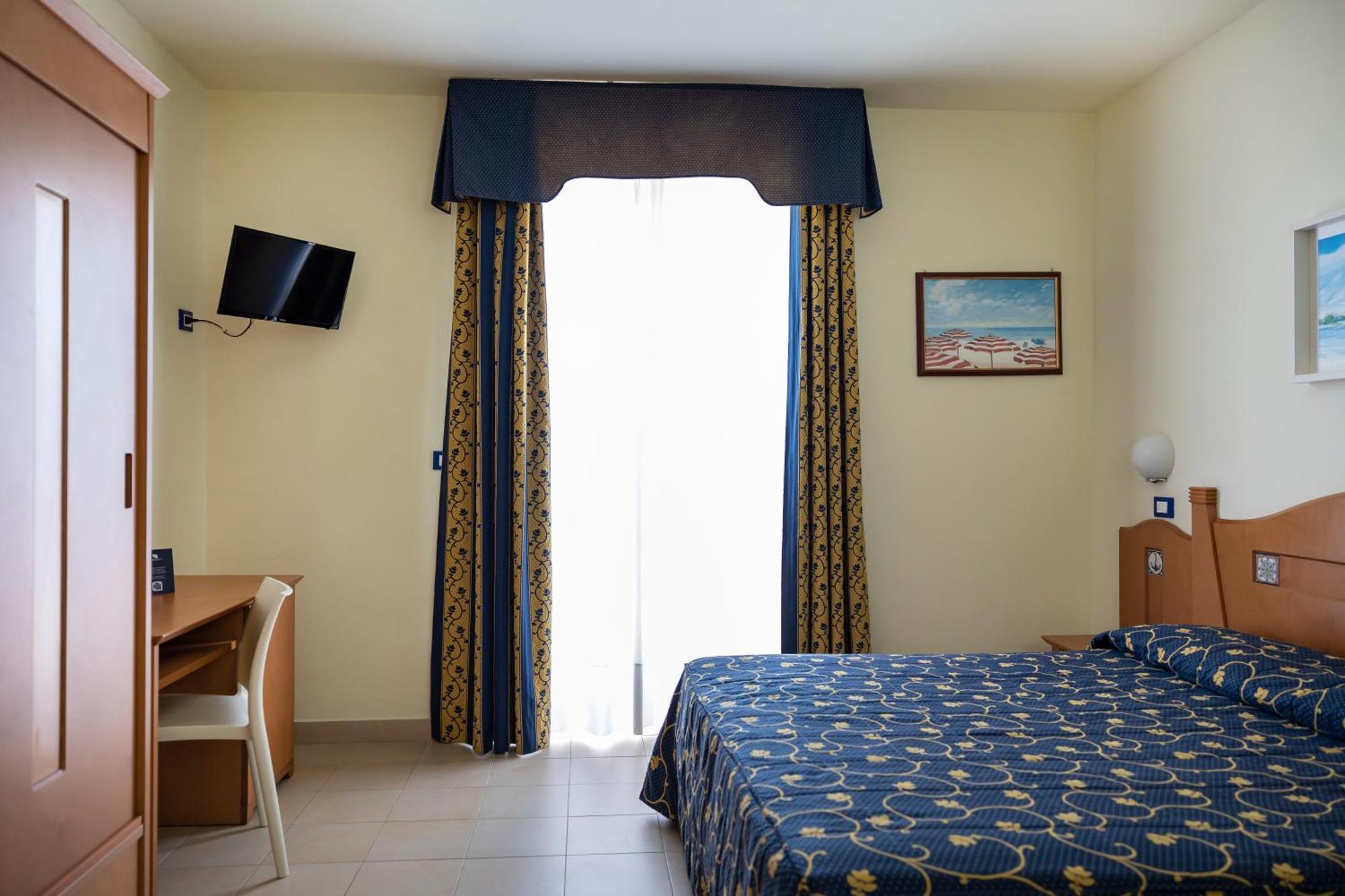 Standard Double or Twin Room,1537915309:JPEG