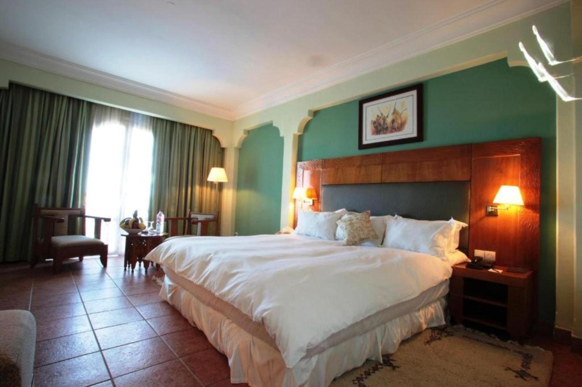 Standard Room,1525184626:JPEG