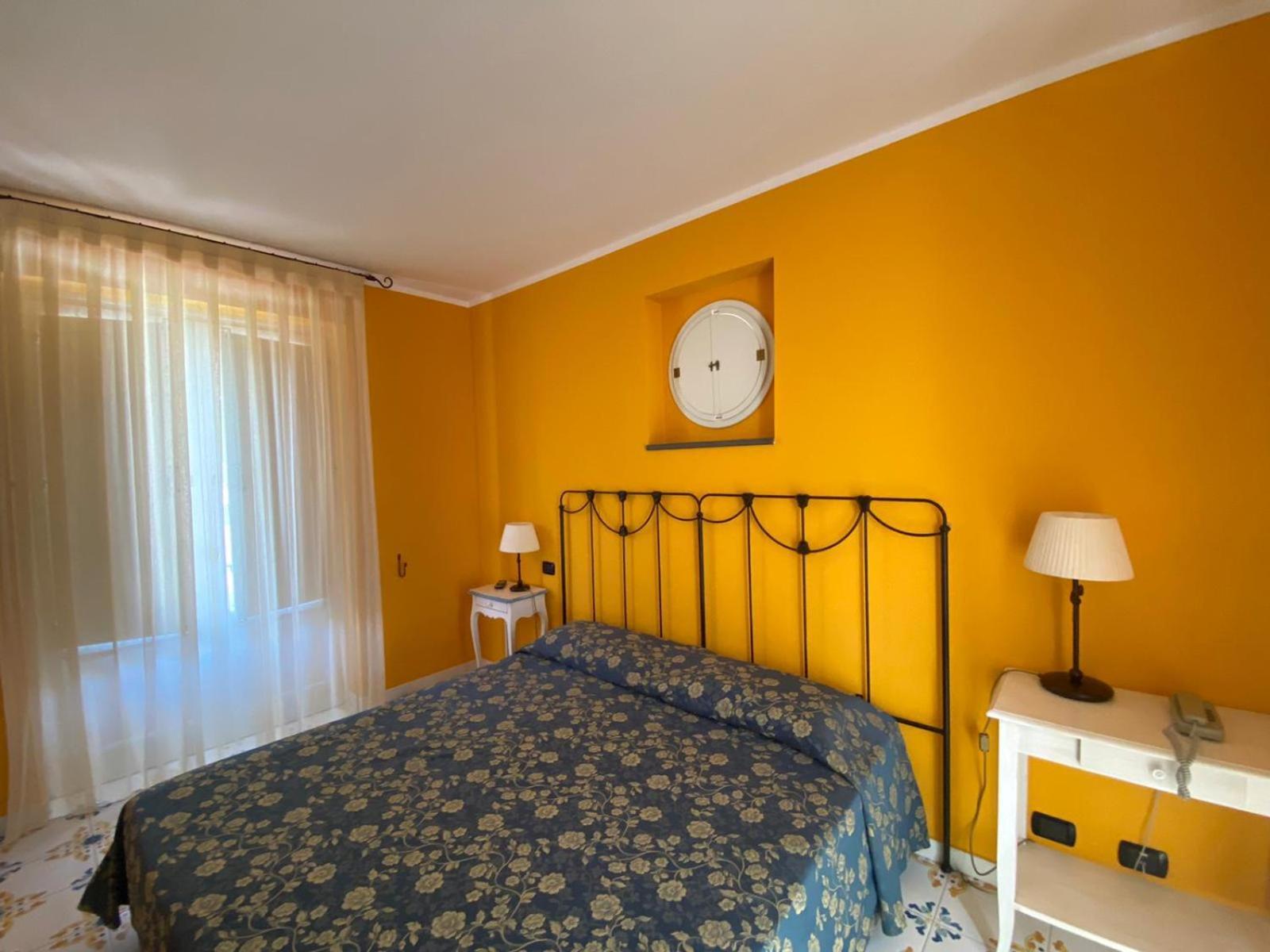 Large Single Room,63087940:JPEG