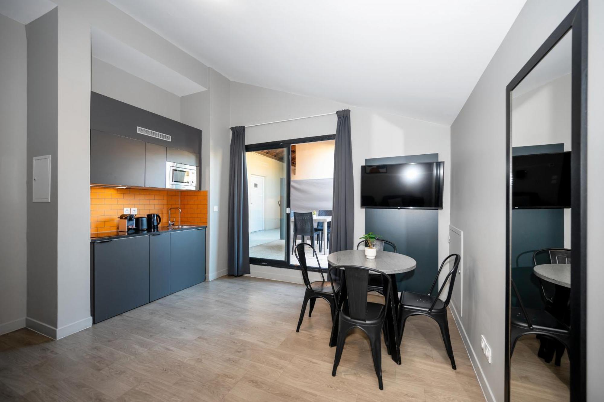 1 Bedroom Apartment Balcony